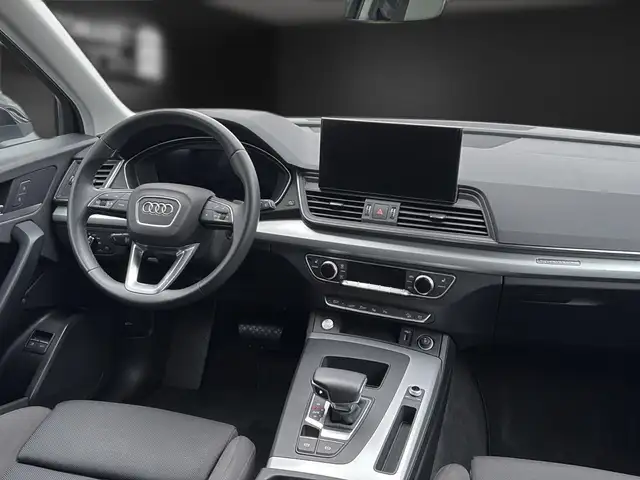 Audi Q5 view 14