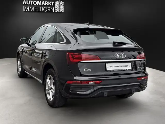 Audi Q5 view 5