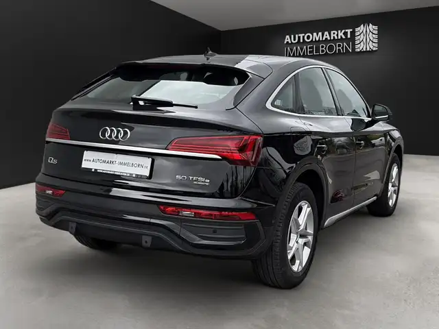 Audi Q5 view 11