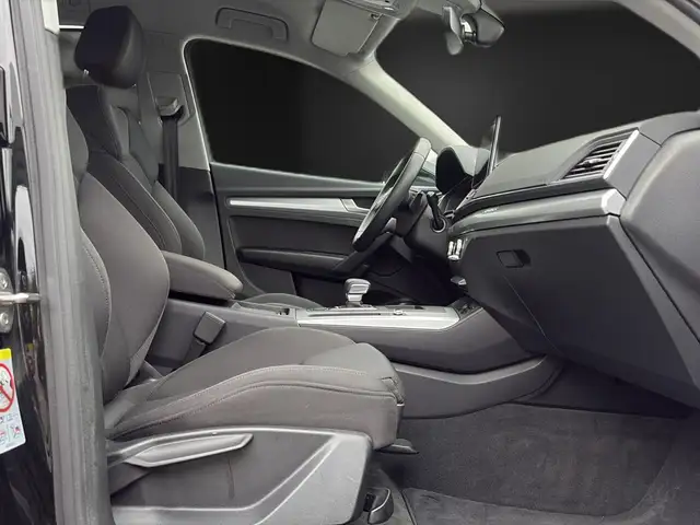 Audi Q5 view 13