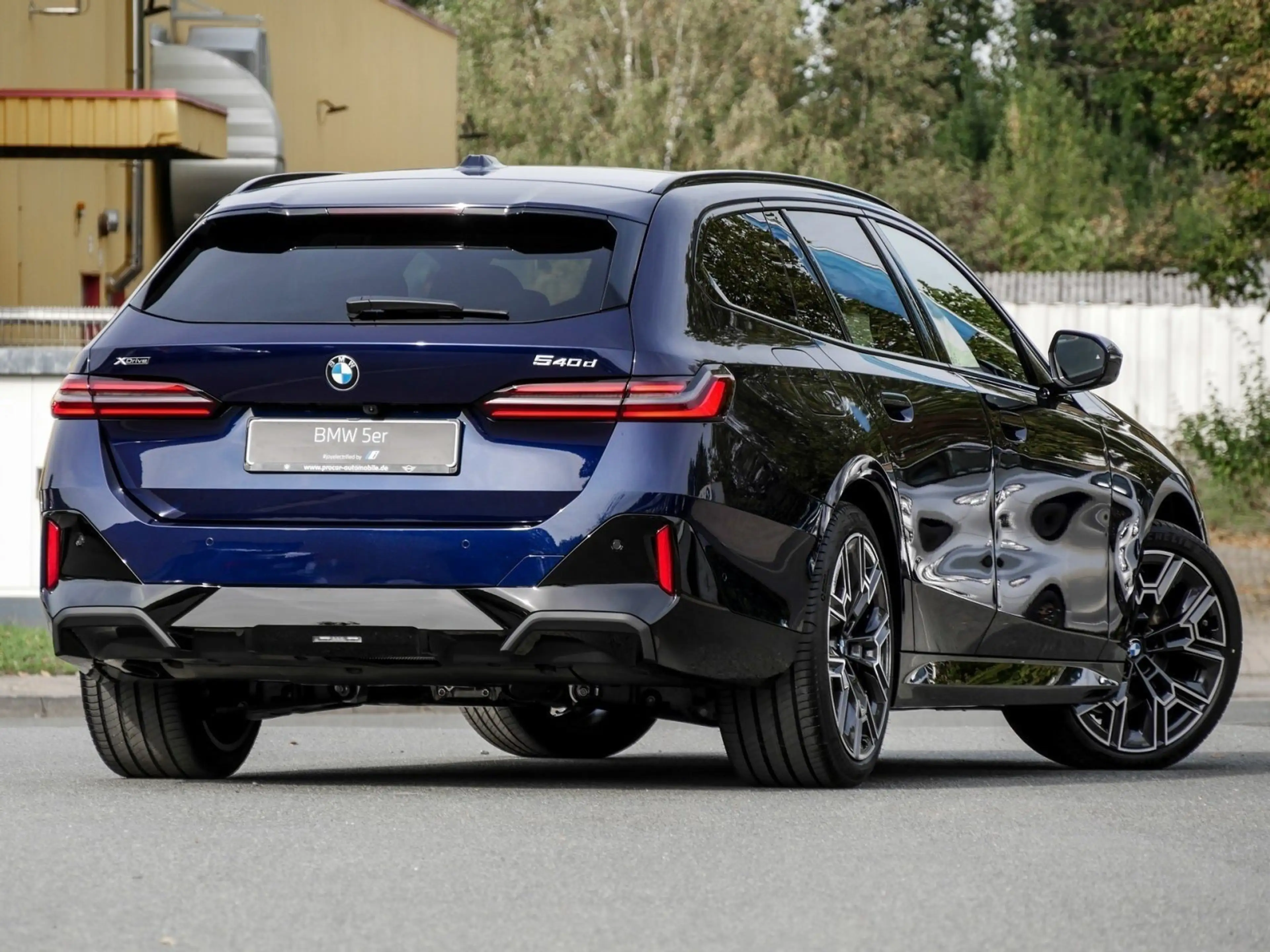 BMW 540 d xDrive M Sport HUD PANO ACC AHK 360°KAM LM — photo 2