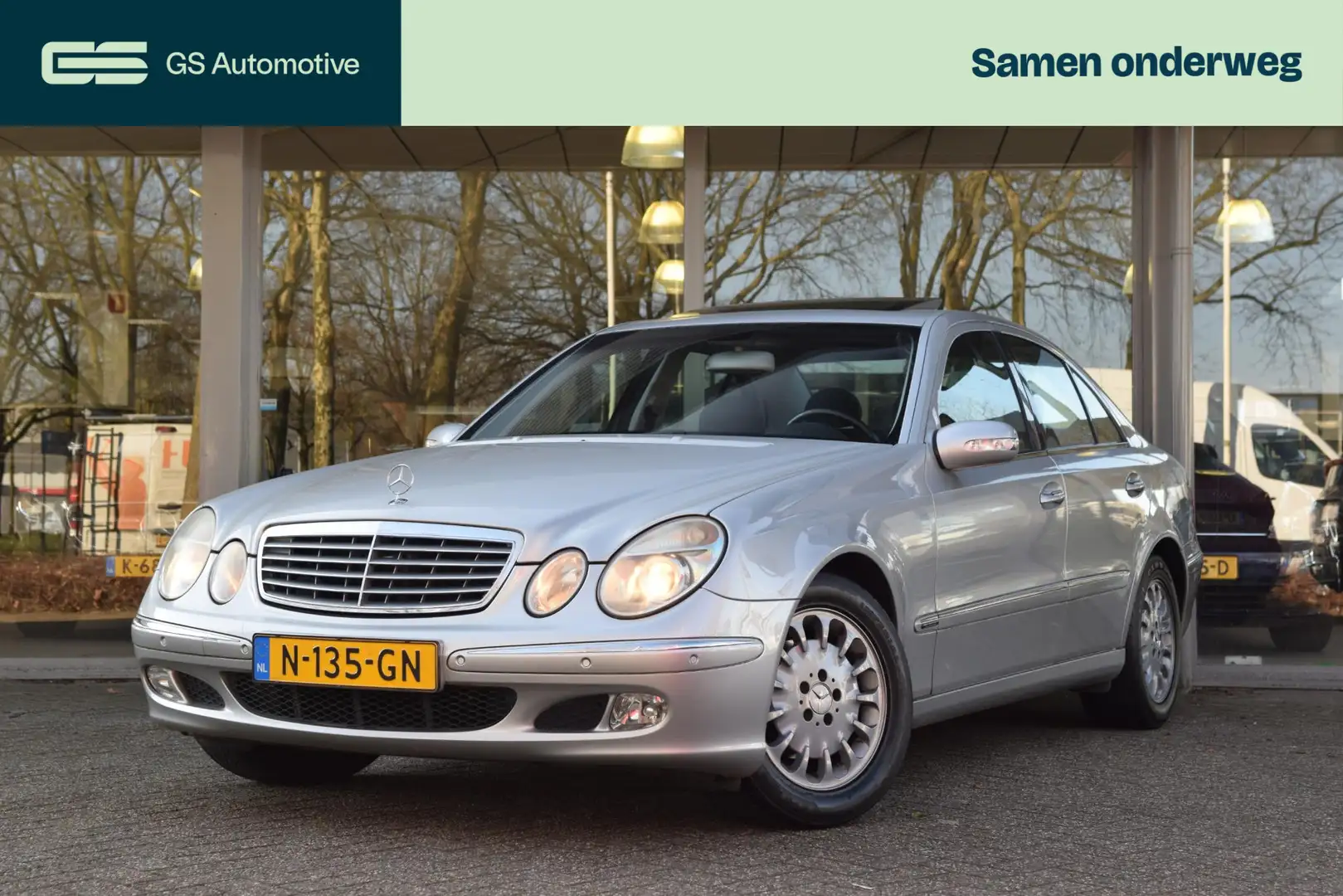 Mercedes-Benz E 240 Elegance Autm met Schuifdak/Pdc/Stoelvw Gri - 1