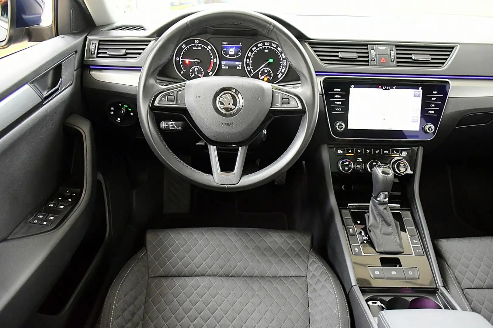 Skoda Superb Kombi 2,0 TDI Style DSG Blau - 2
