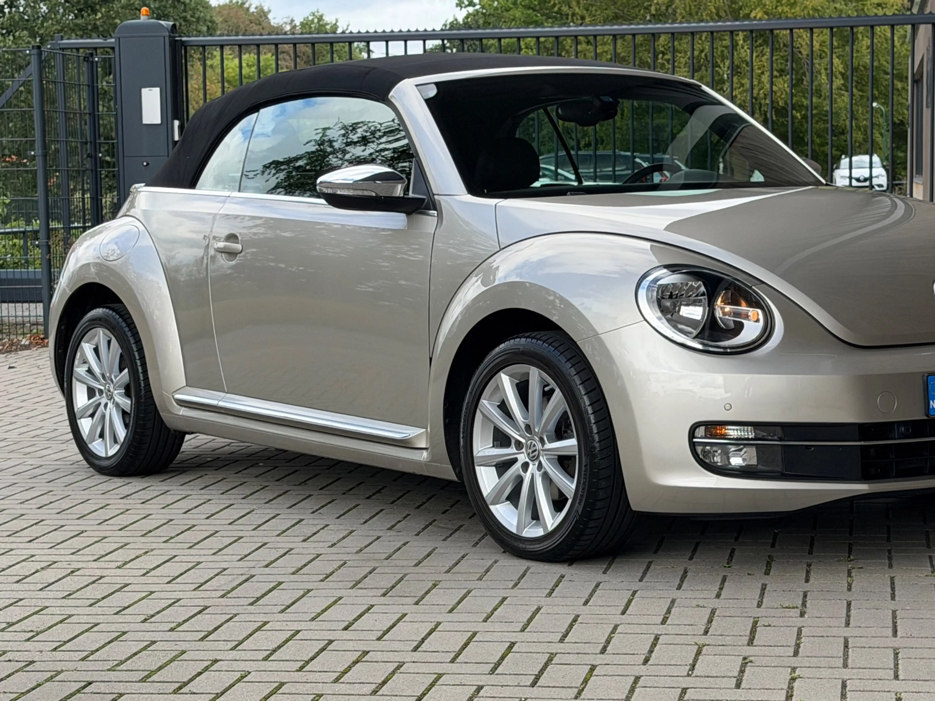 Volkswagen Beetle Cabriolet 1.2 TSI Design / NIEUWSTAAT / — photo 24