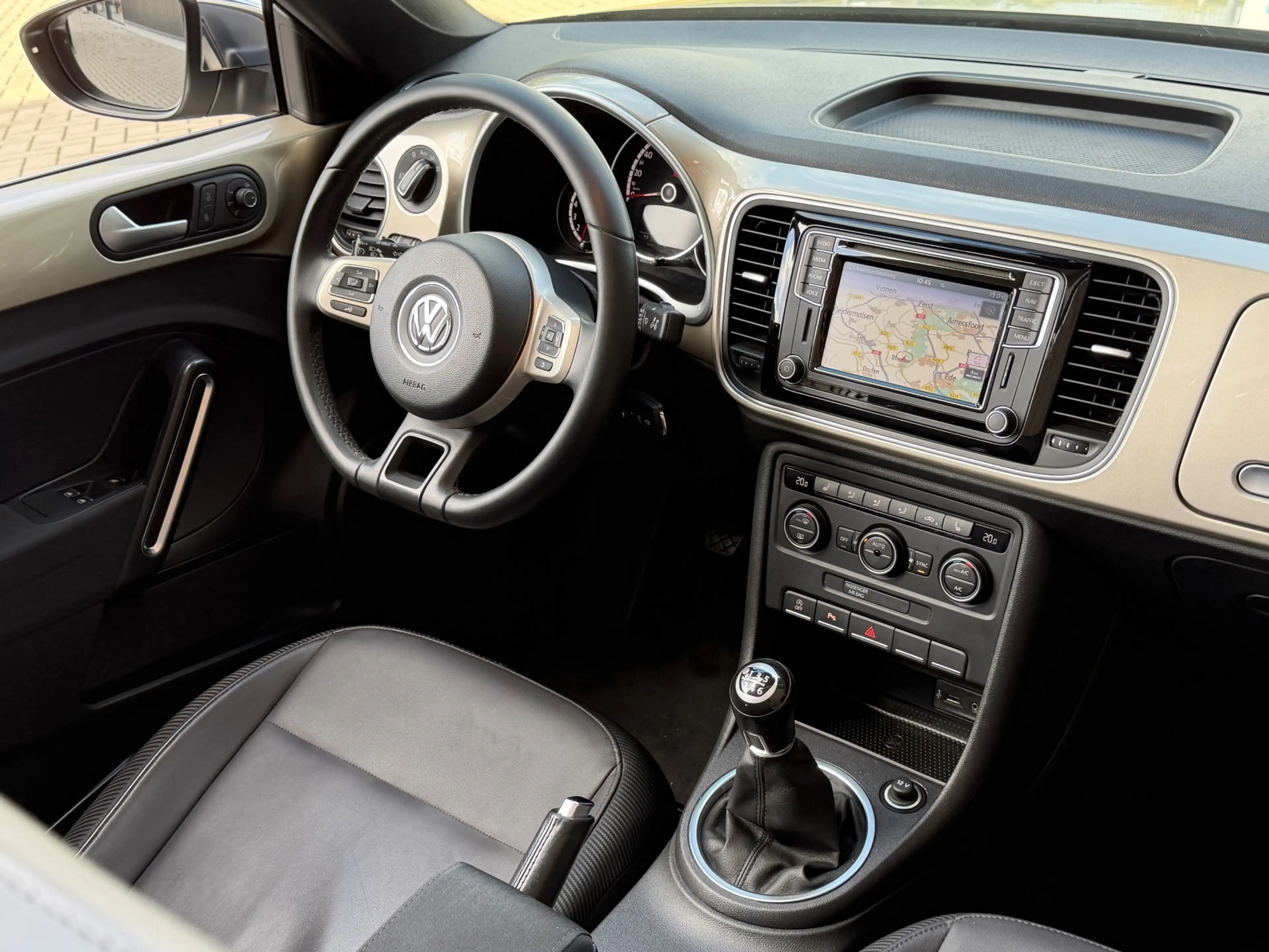 Volkswagen Beetle Cabriolet 1.2 TSI Design / NIEUWSTAAT / — photo 8