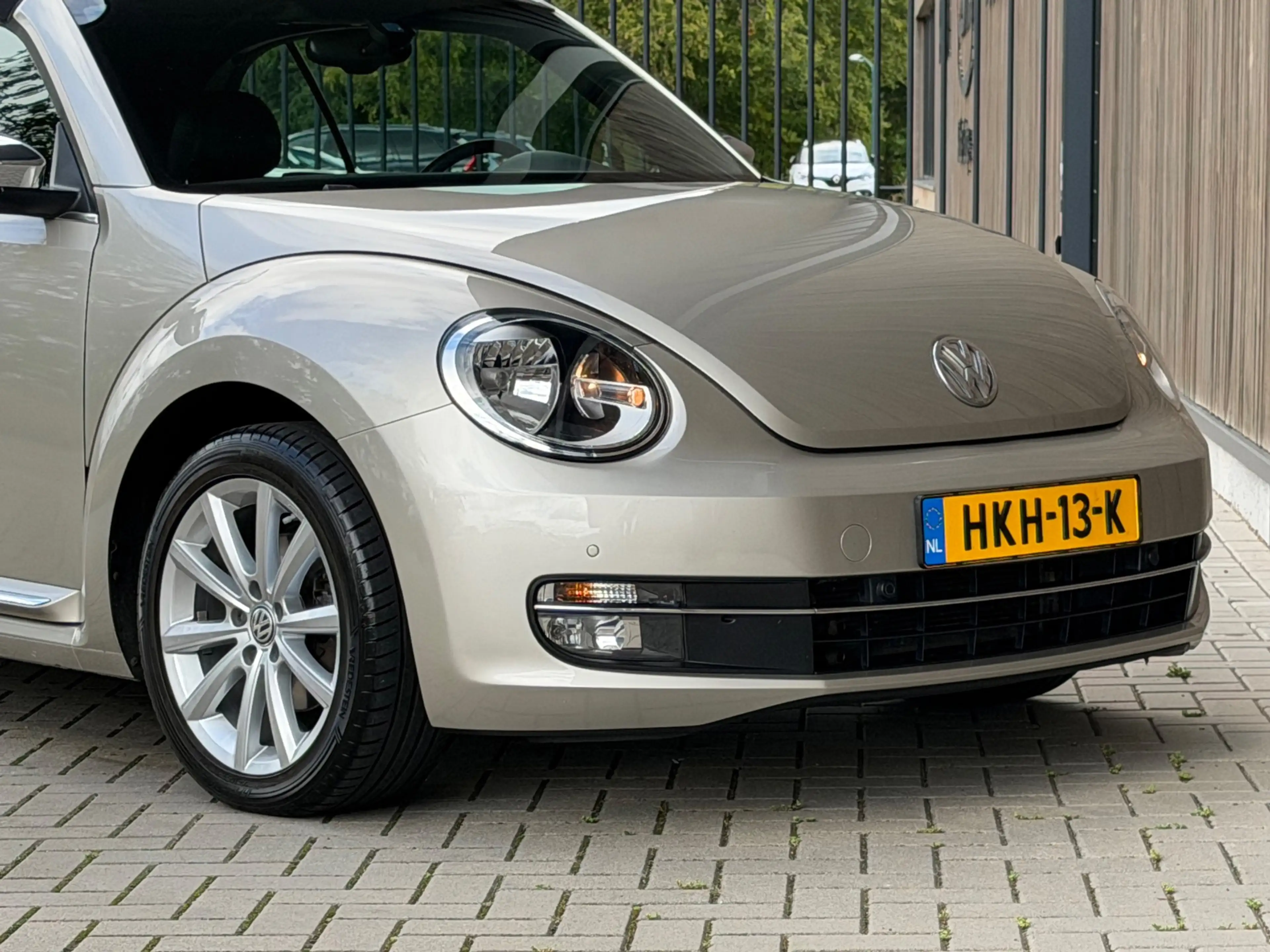 Volkswagen Beetle Cabriolet 1.2 TSI Design / NIEUWSTAAT / — photo 25