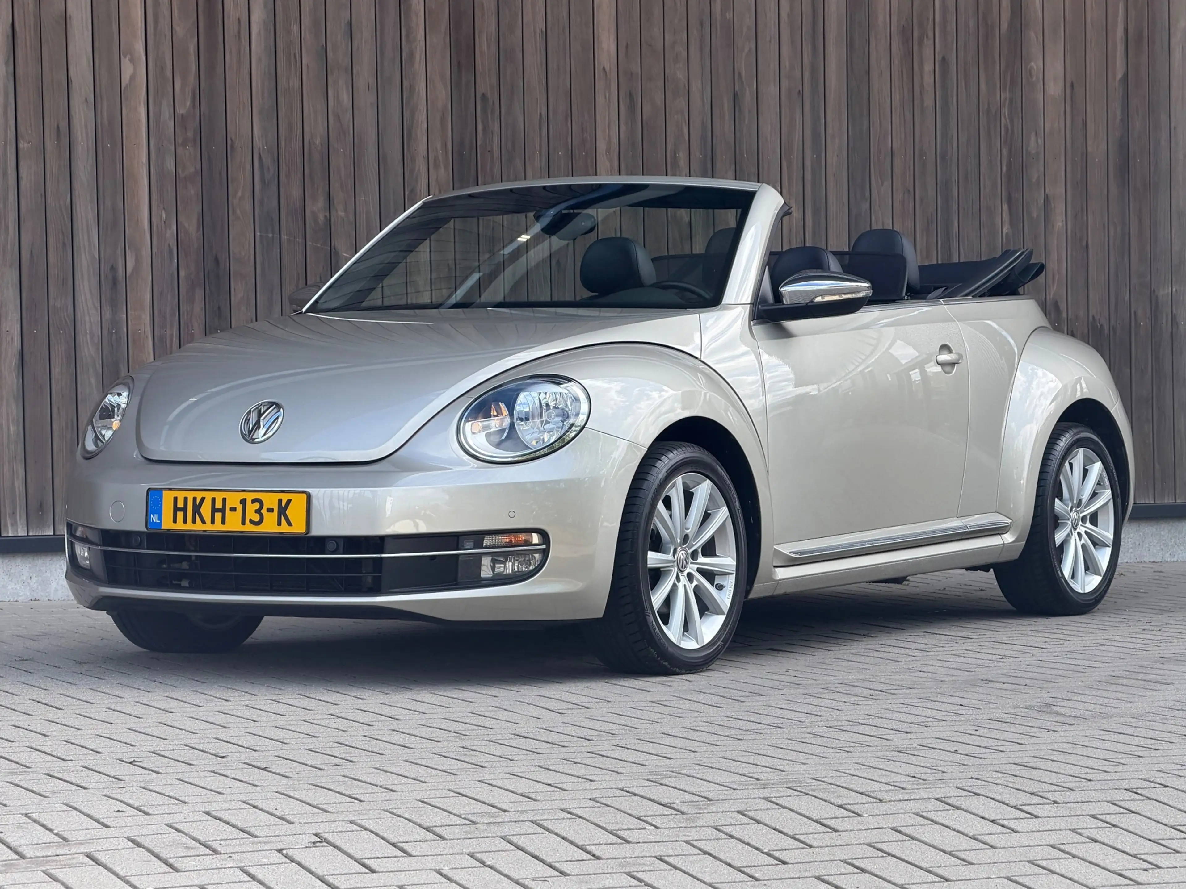 Volkswagen Beetle Cabriolet 1.2 TSI Design / NIEUWSTAAT / — photo 2