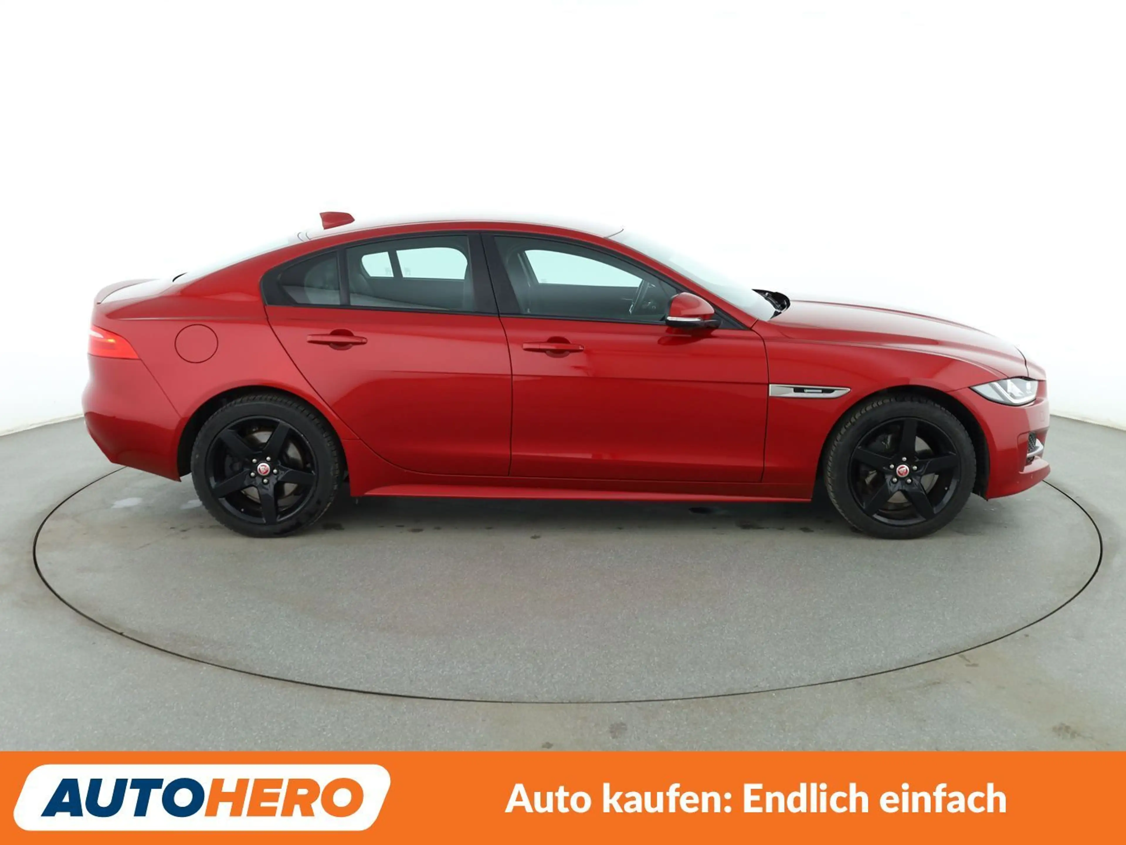 Jaguar XE 20d R-Sport AWD Aut.*NAV*XENON*TEMPO*CAM*PDC*SHZ* — photo 7