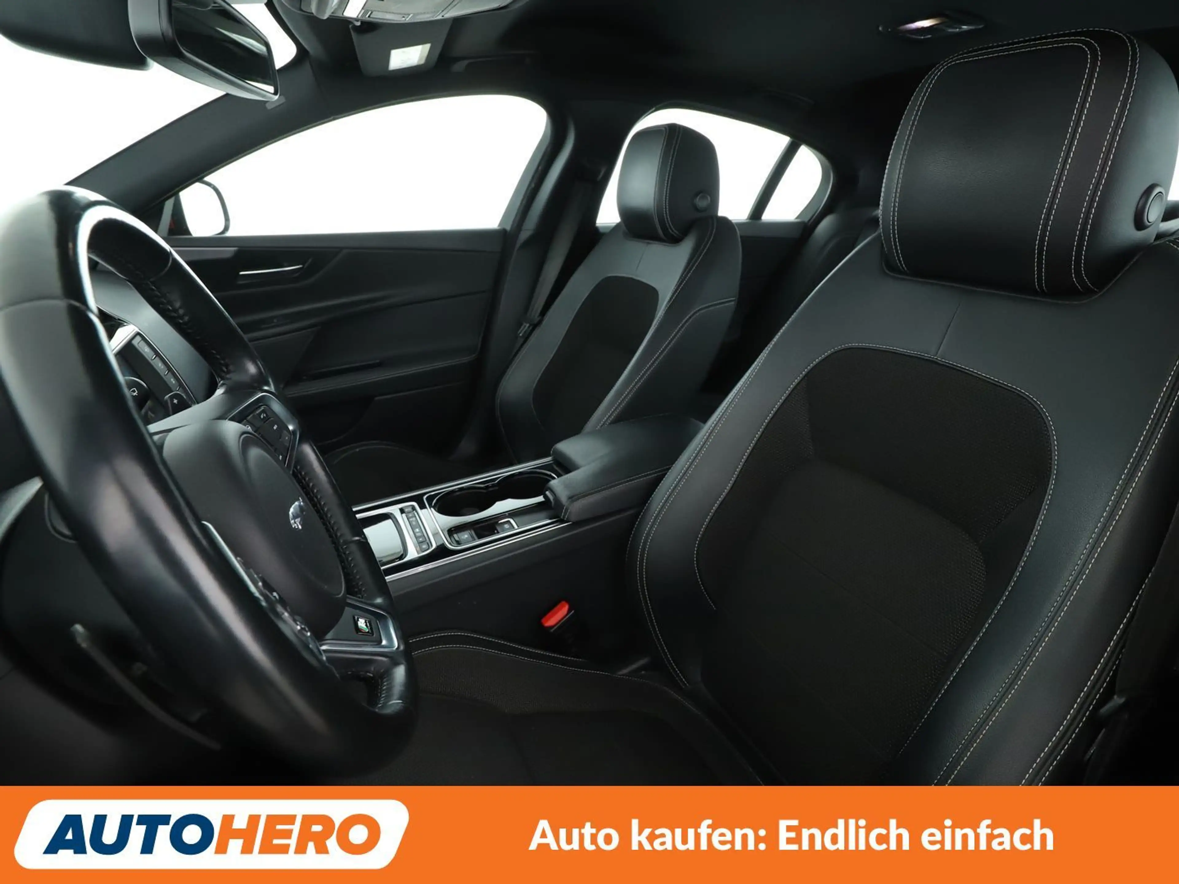 Jaguar XE 20d R-Sport AWD Aut.*NAV*XENON*TEMPO*CAM*PDC*SHZ* — photo 10