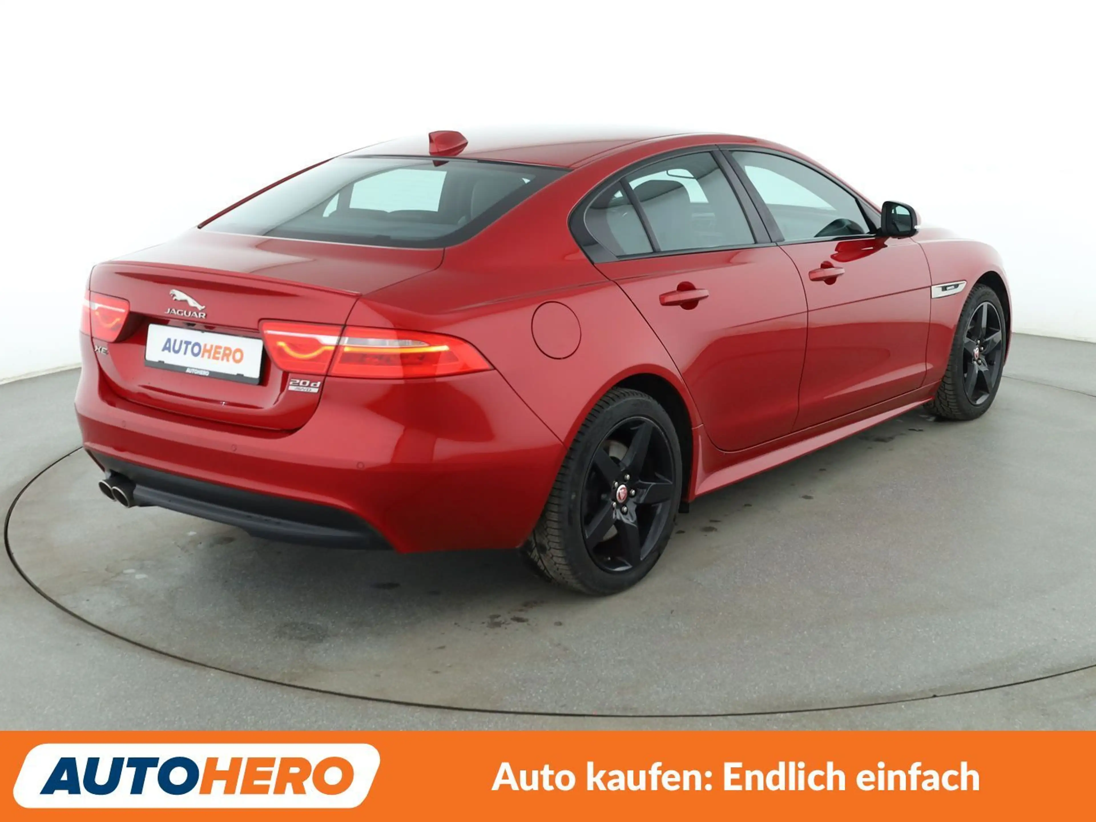 Jaguar XE 20d R-Sport AWD Aut.*NAV*XENON*TEMPO*CAM*PDC*SHZ* — photo 6