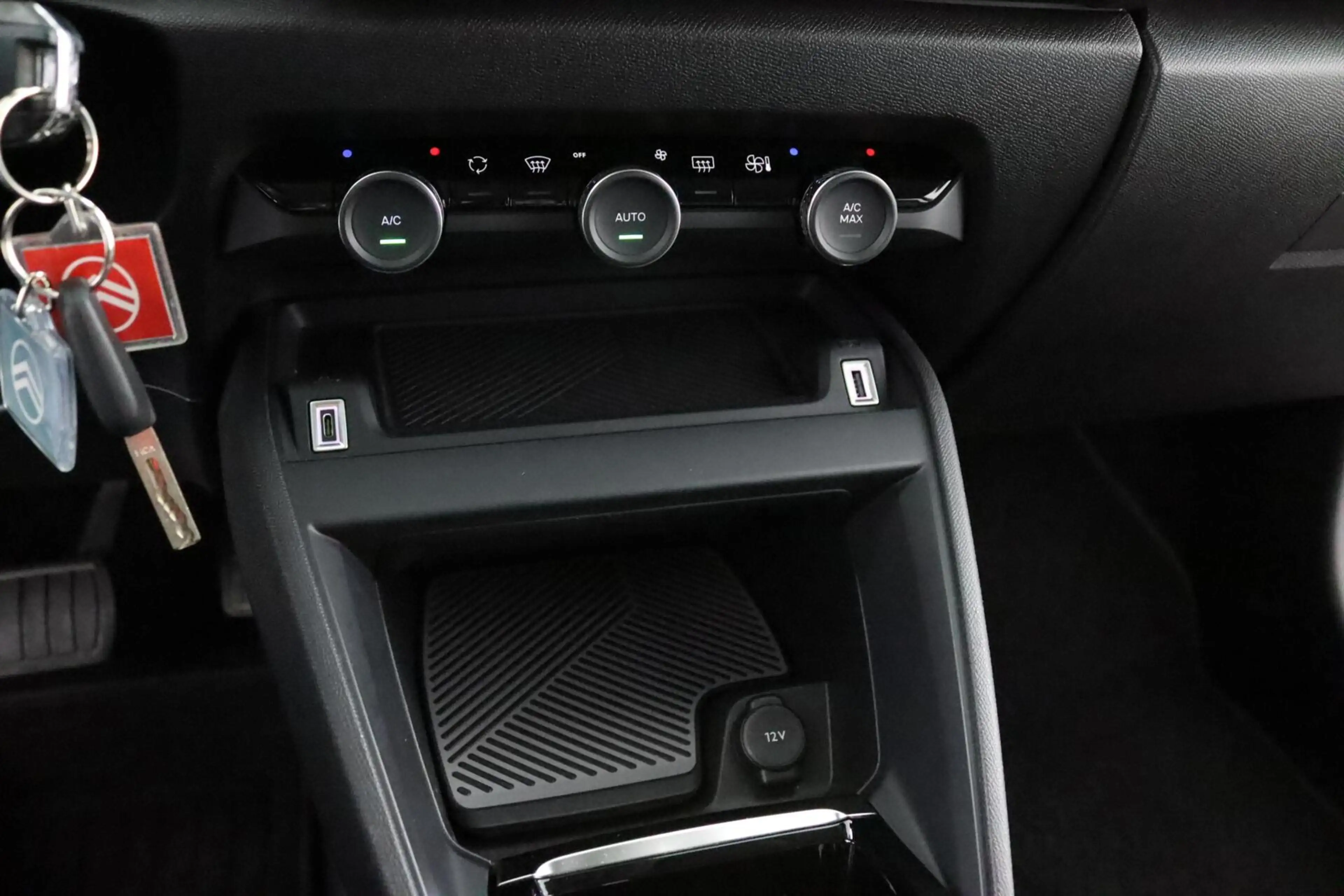 Citroen E-C4 Electric You 50 kWh | Camera | — photo 7