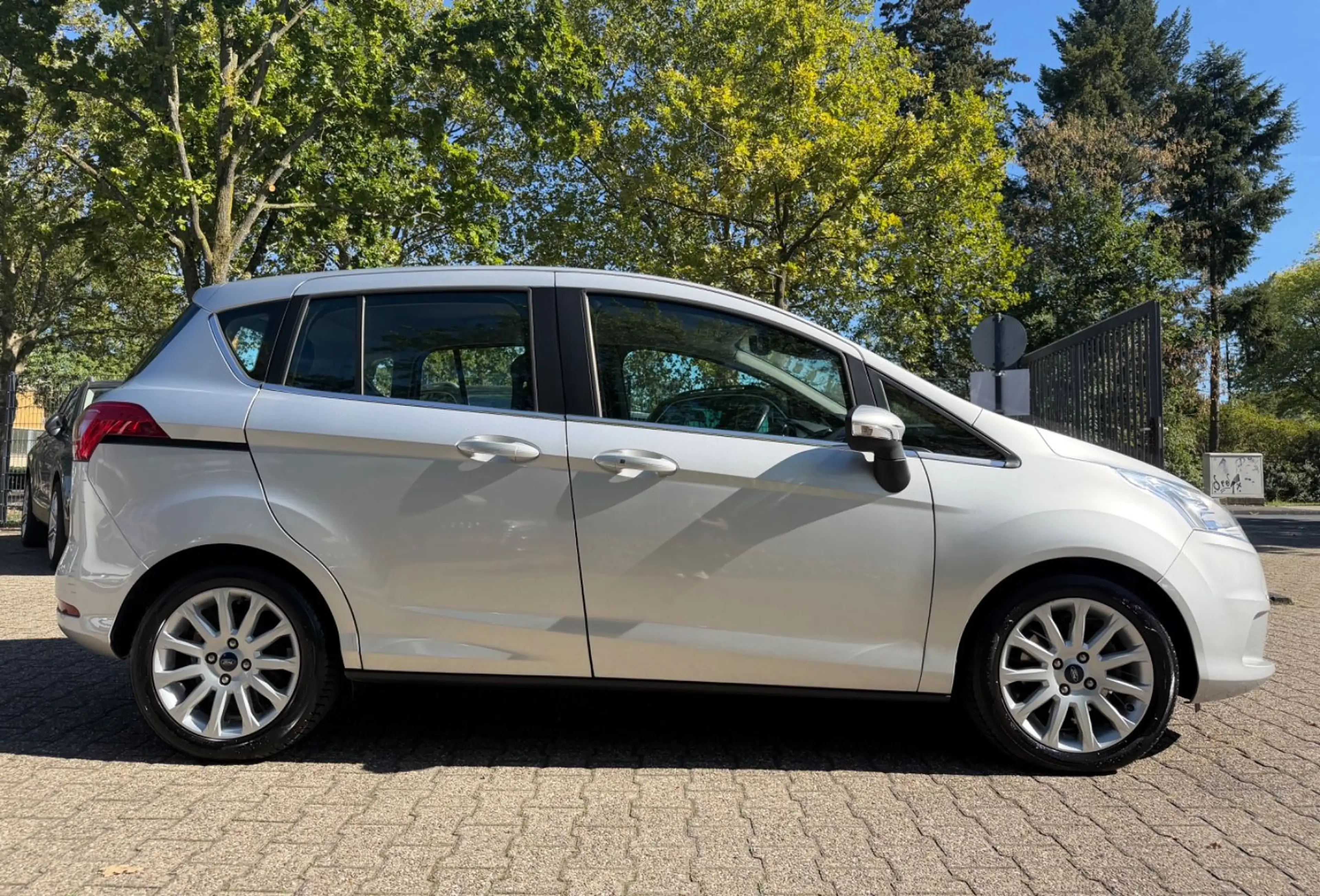 Ford B-Max B-MAX Titanium/Automatik/TÜV Neu — photo 7