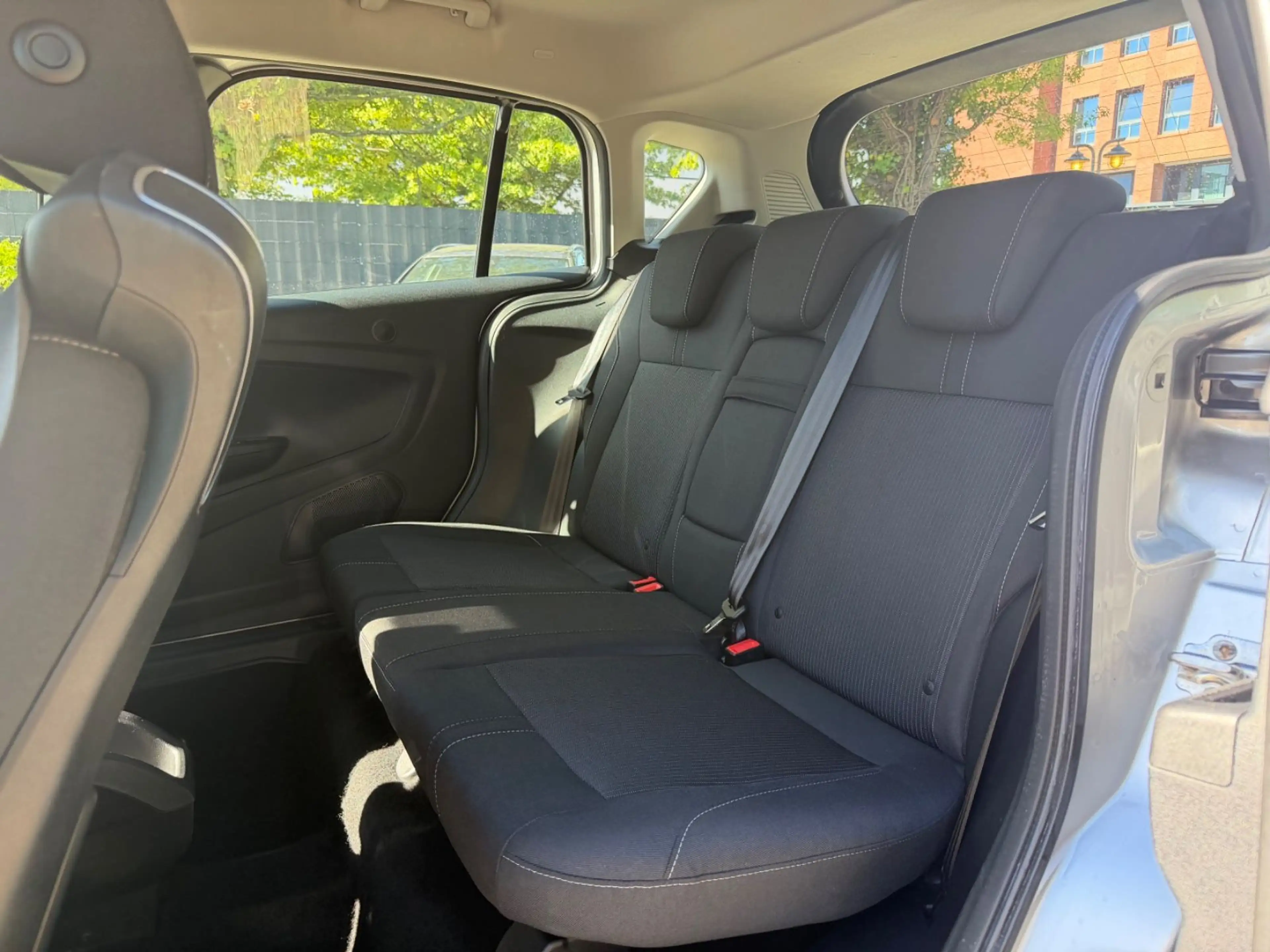 Ford B-Max B-MAX Titanium/Automatik/TÜV Neu — photo 12