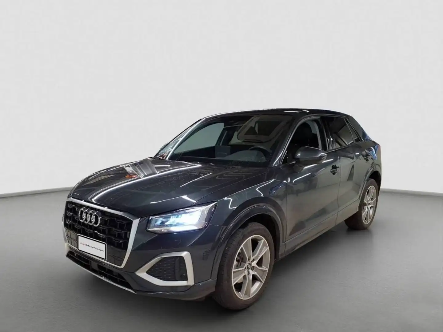 Audi Q2 Advanced 35 TFSI S tr LED FLA AHK AUT DynLicht Grau - 2