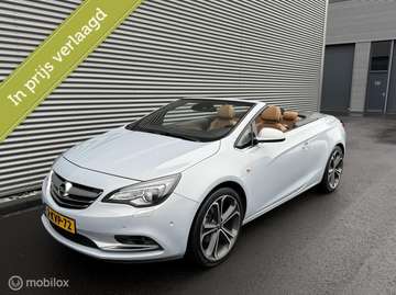 1.6 Turbo Cosmo | Camera | Clima | Leder | Navi |