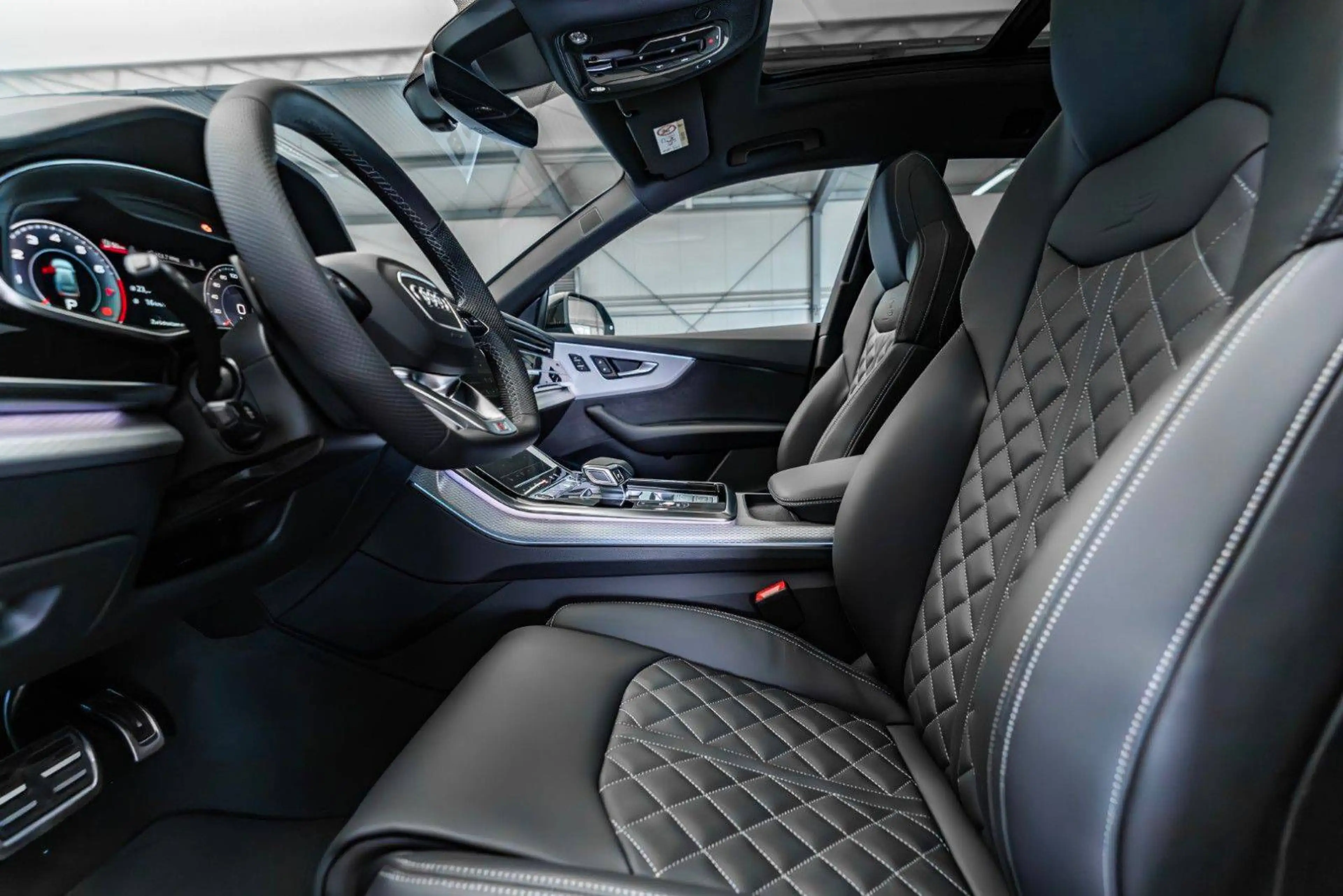 Audi Q8 50 TDI quattro — photo 11