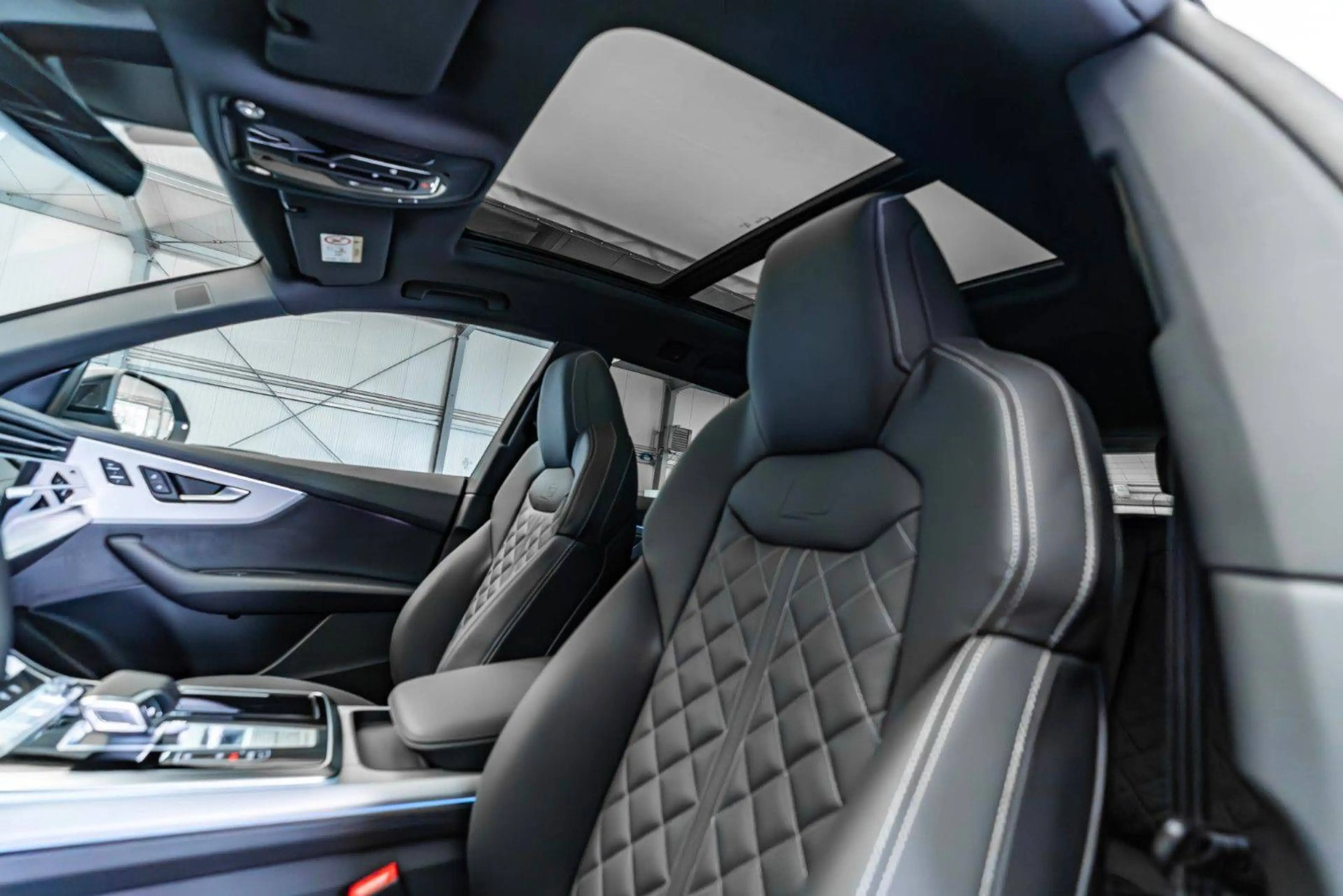 Audi Q8 50 TDI quattro — photo 12