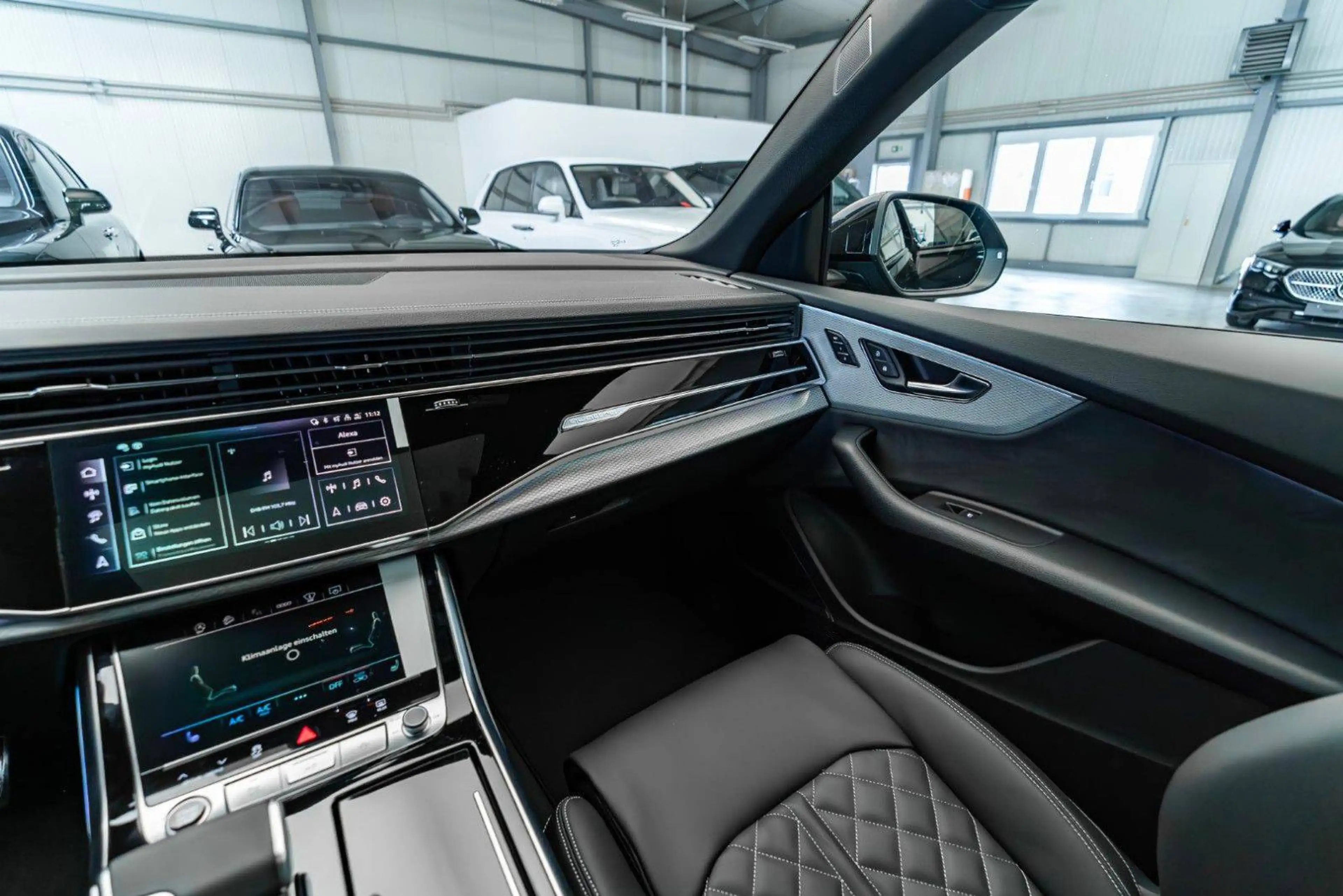 Audi Q8 50 TDI quattro — photo 14