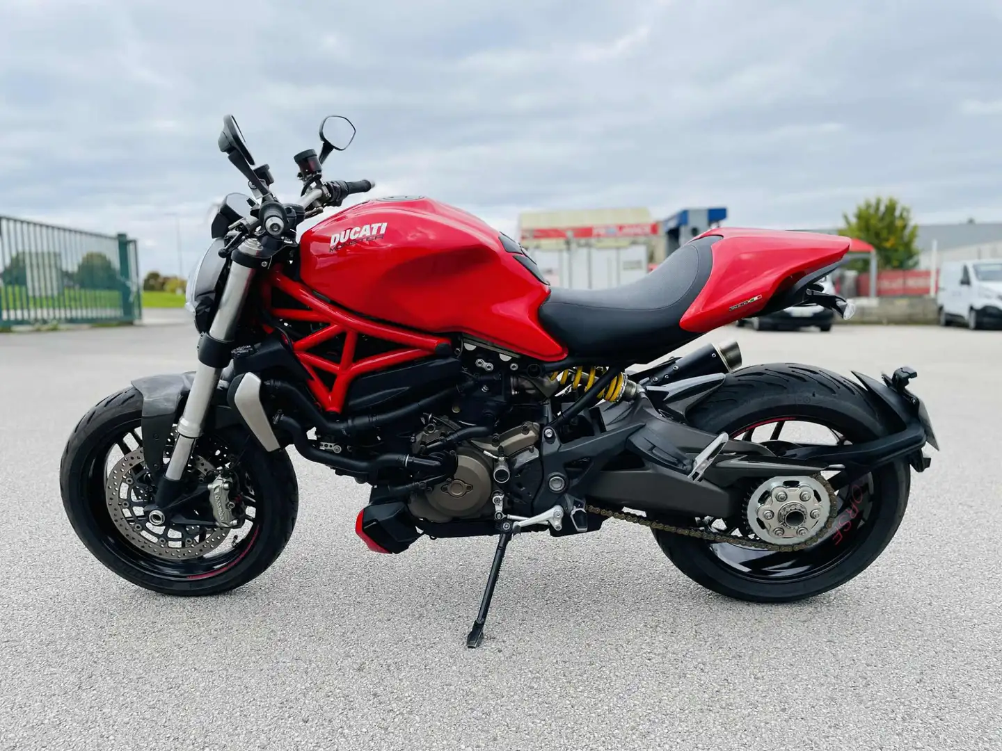 Ducati Monster 1200 Rouge - 1