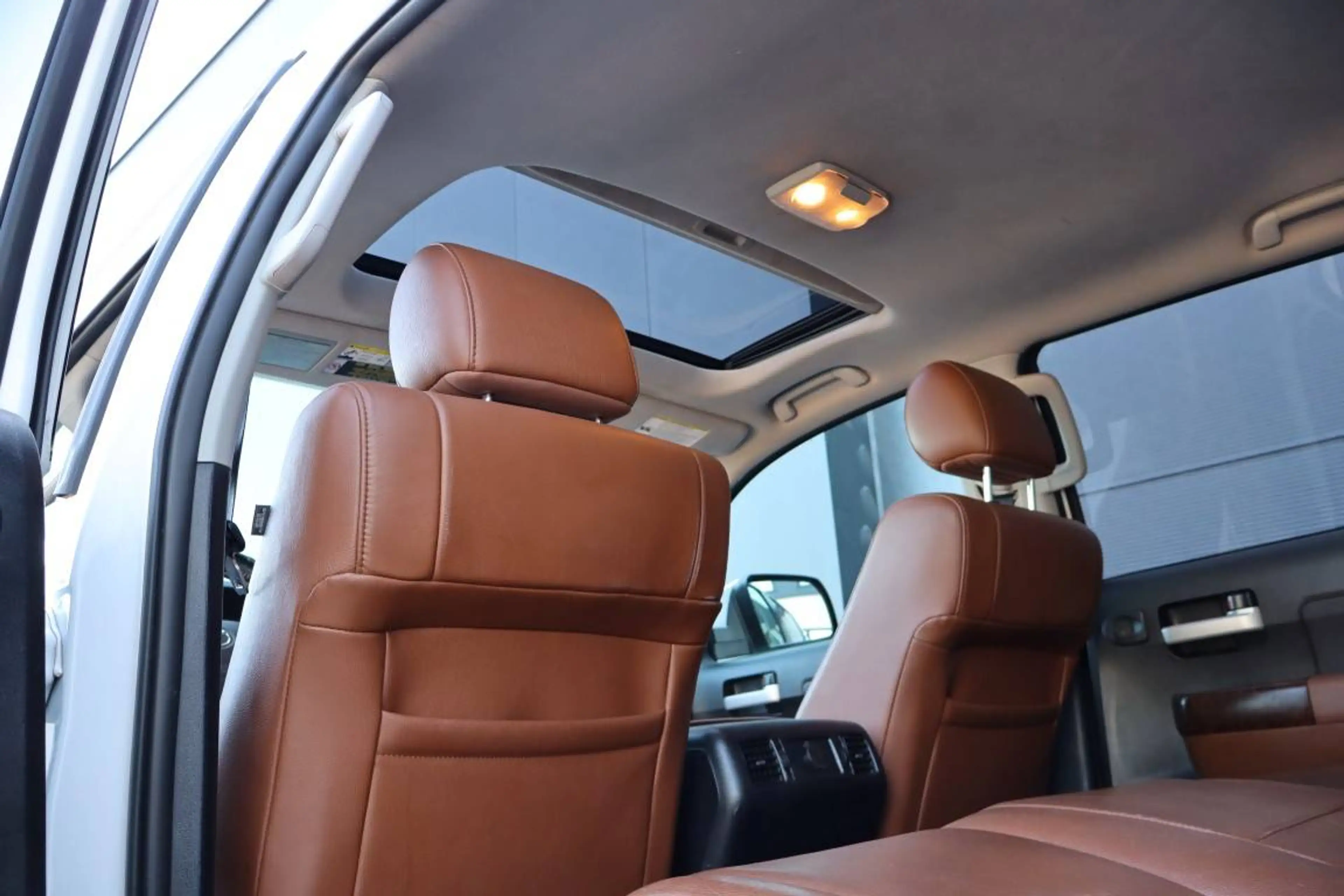 Toyota Tundra 5.7 V8 * Crew Max Limited * — photo 15