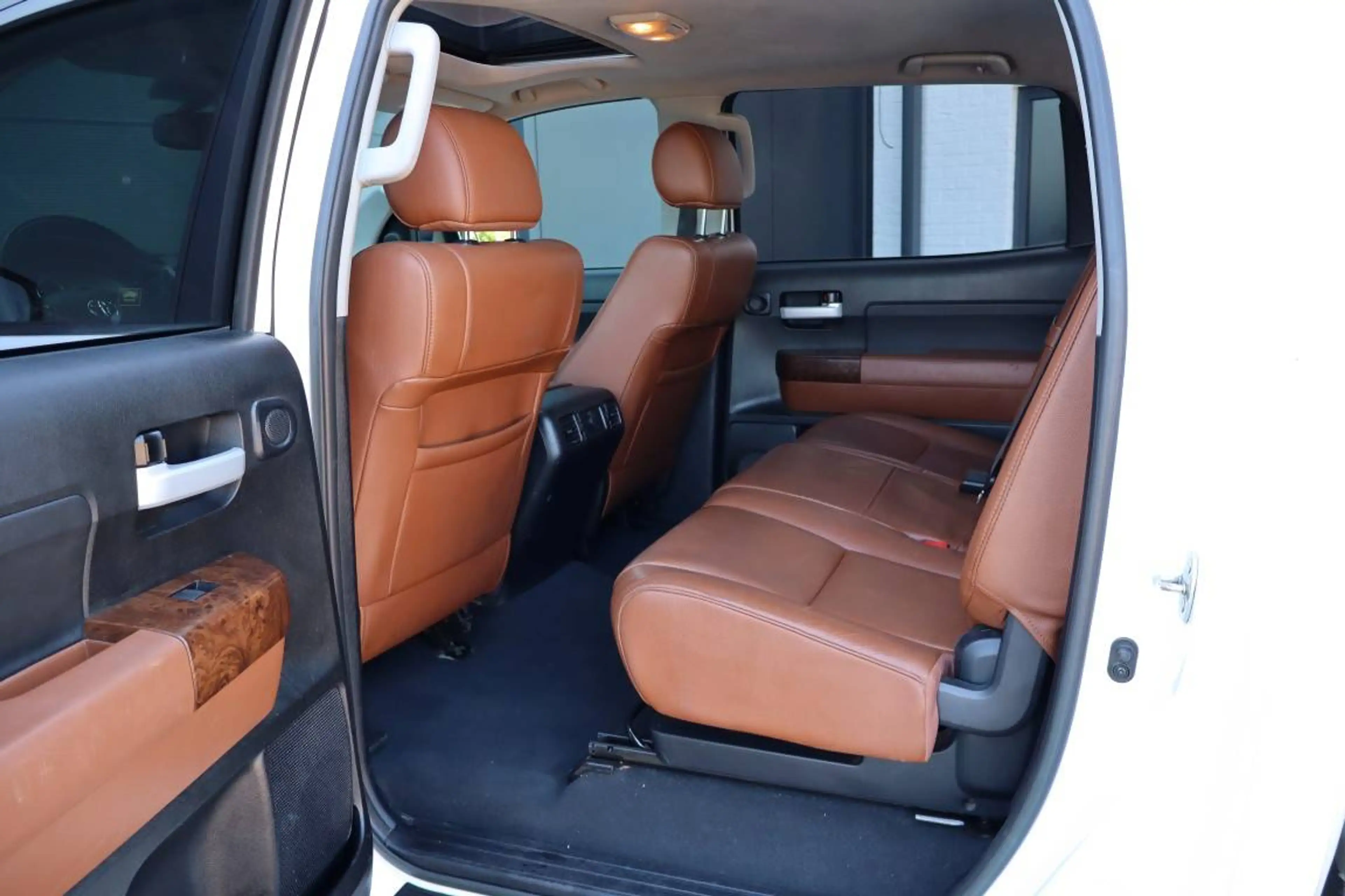 Toyota Tundra 5.7 V8 * Crew Max Limited * — photo 14
