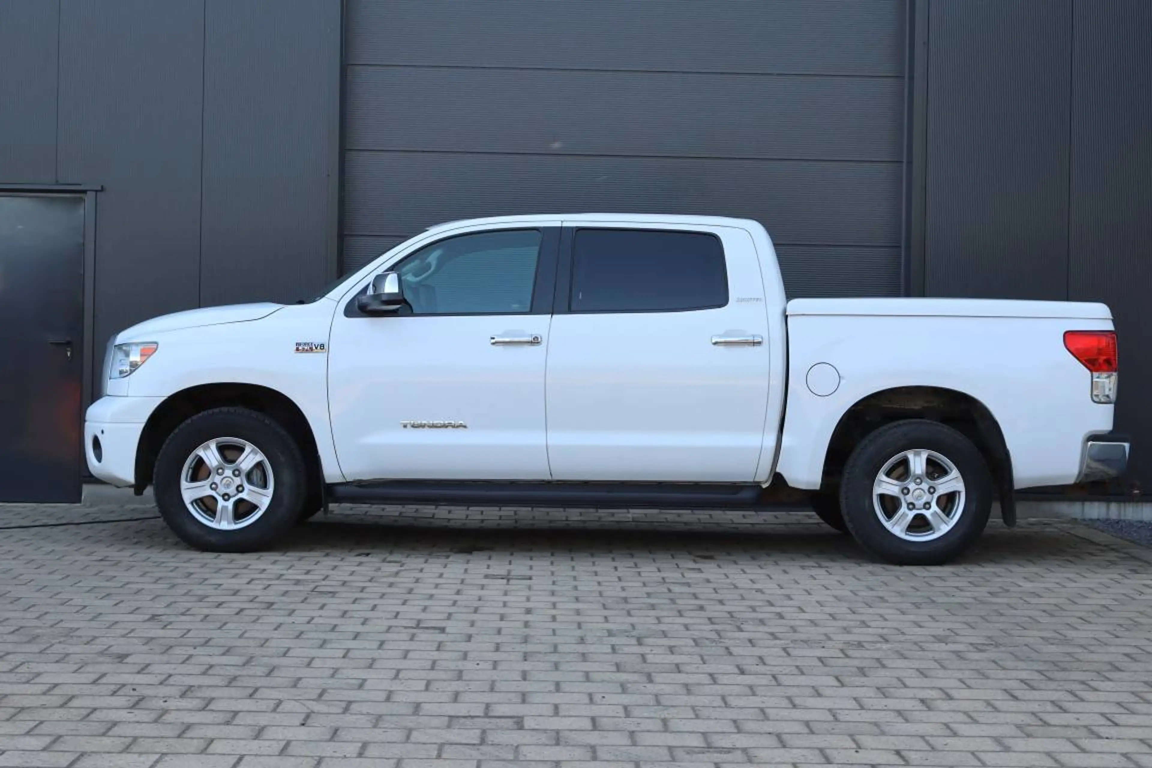 Toyota Tundra 5.7 V8 * Crew Max Limited * — photo 6