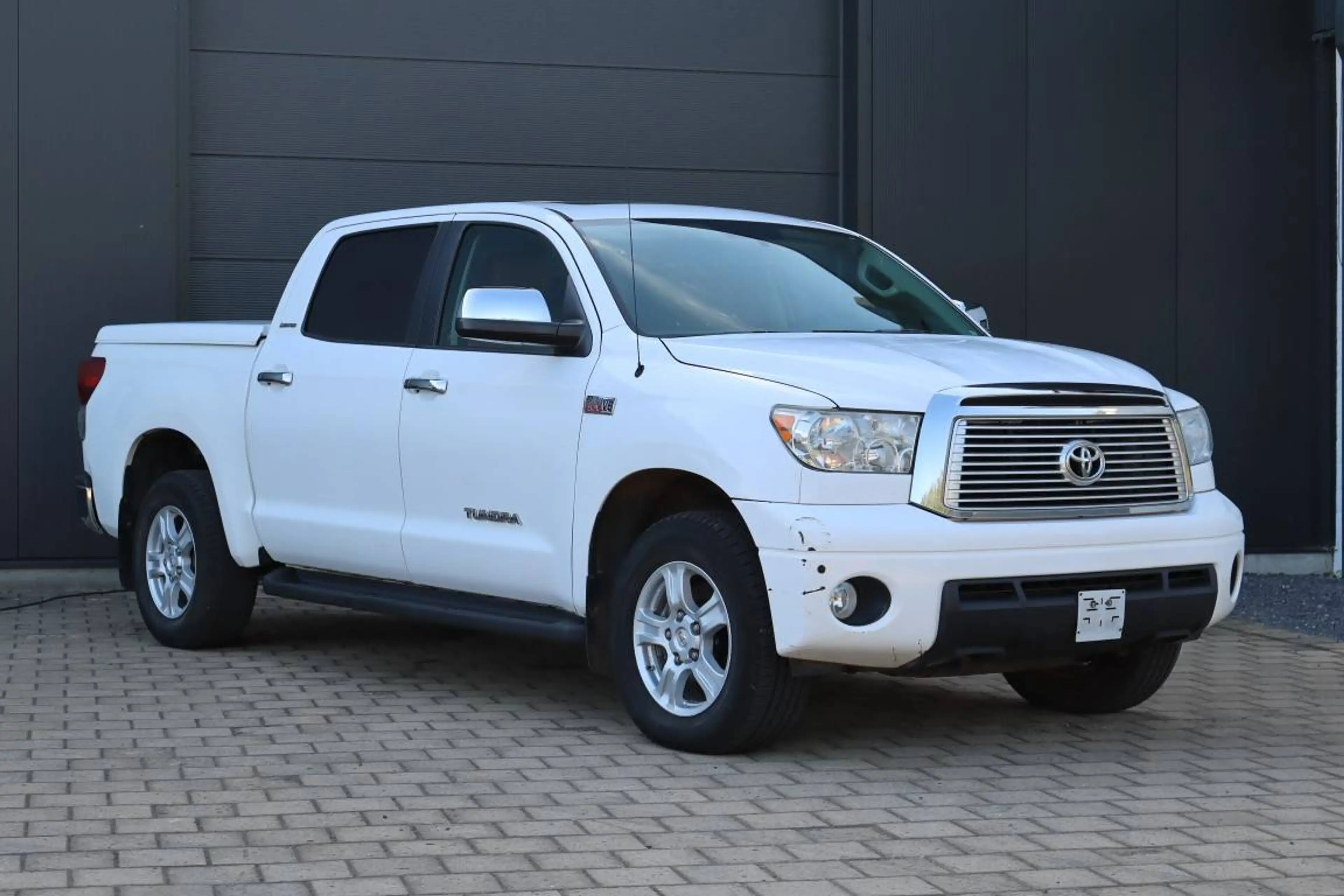 Toyota Tundra 5.7 V8 * Crew Max Limited * — photo 3
