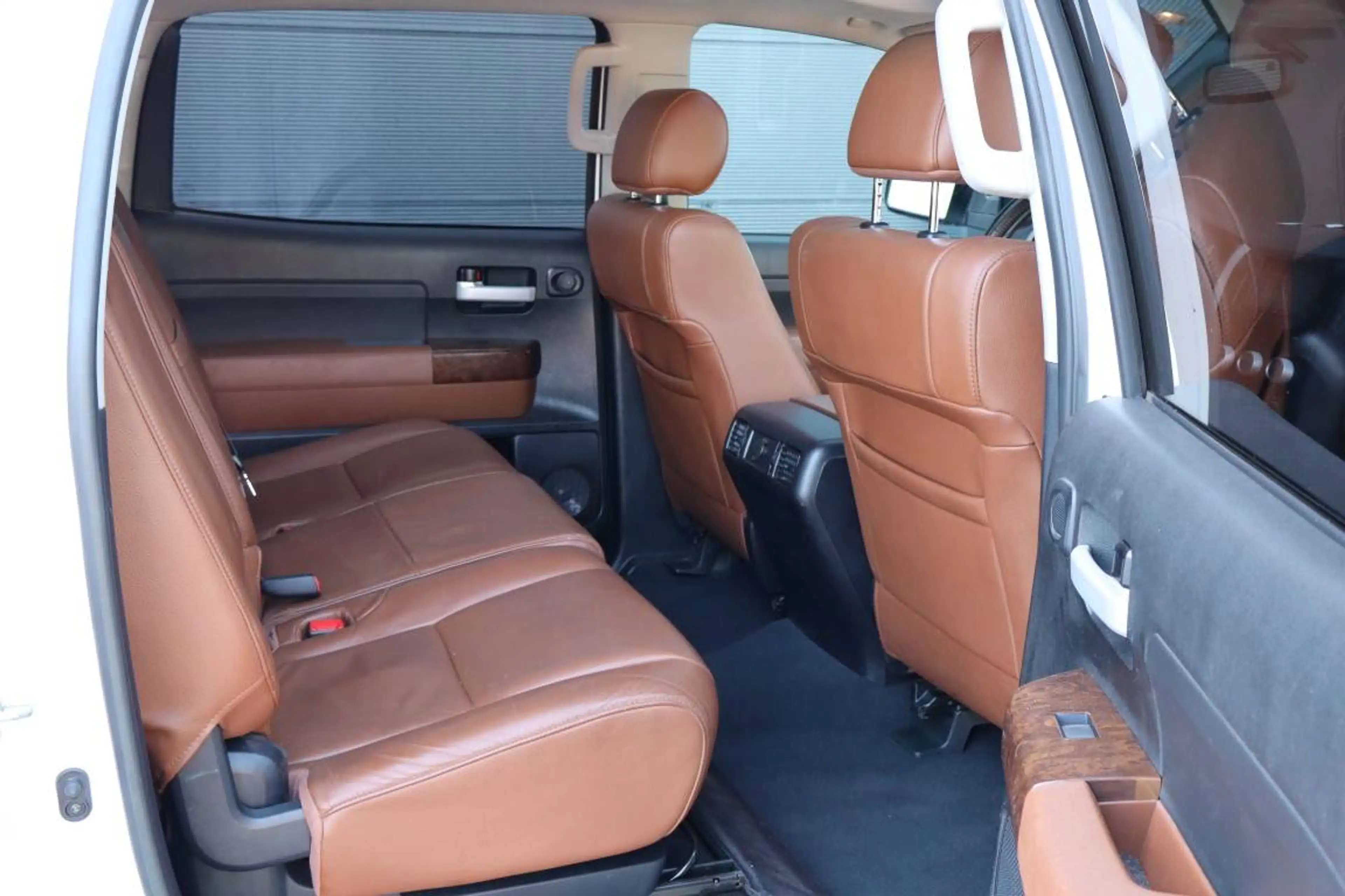 Toyota Tundra 5.7 V8 * Crew Max Limited * — photo 13