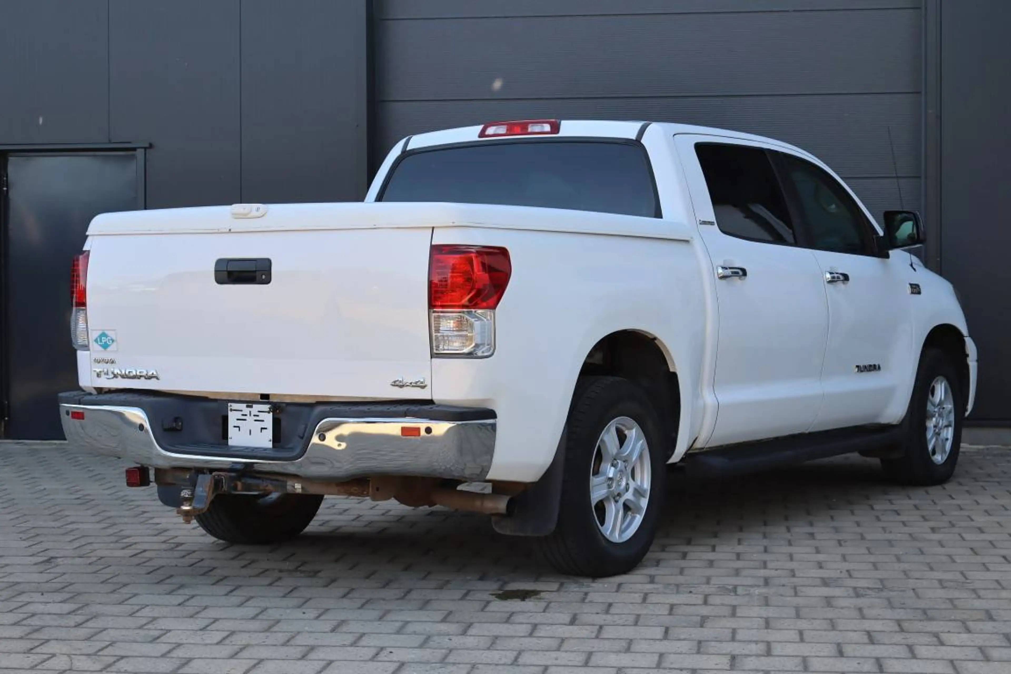 Toyota Tundra 5.7 V8 * Crew Max Limited * — photo 7