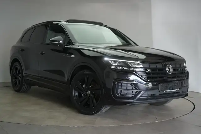 2022 Volkswagen Touareg in Black for sale