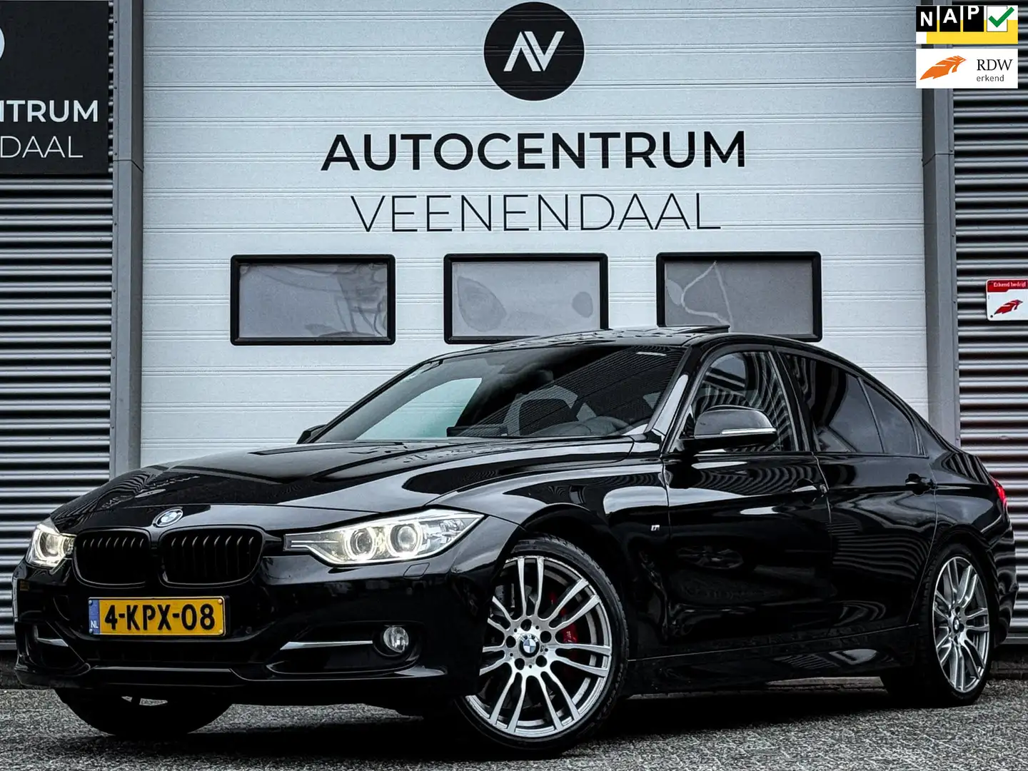 BMW 335 3-serie 335i High Executive M-Sport 306 PK PANO/HU Zwart - 1