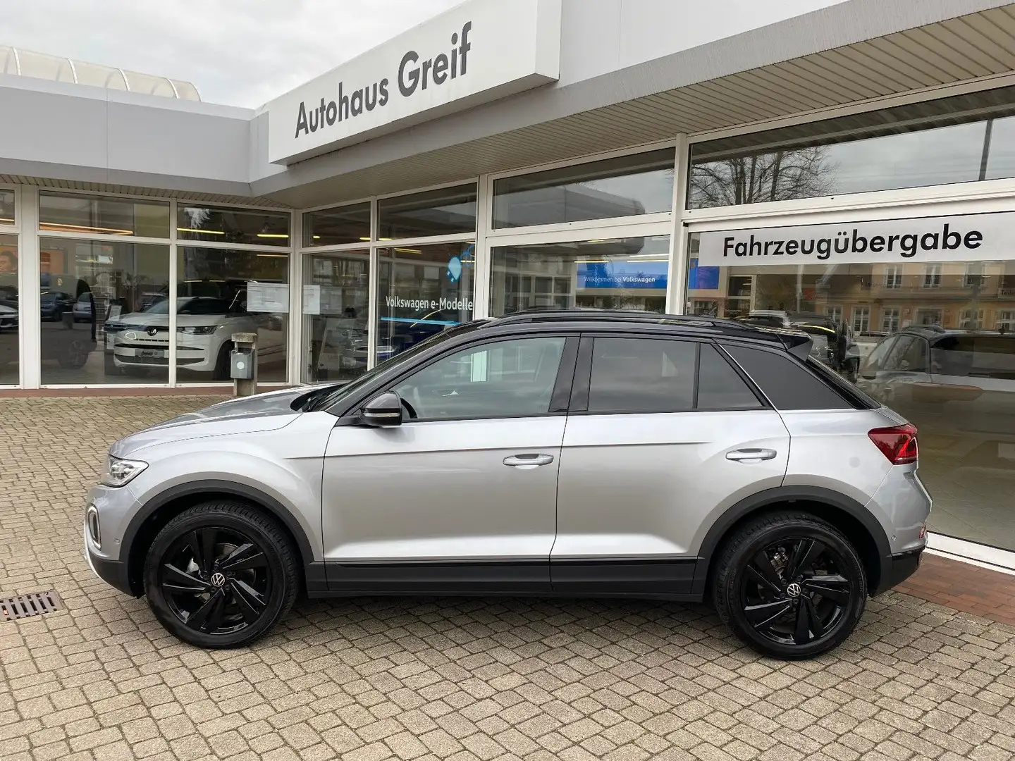 Volkswagen T-Roc 1.5 l TSI DSG Style *LED*NAVI*ACC* Argent - 2