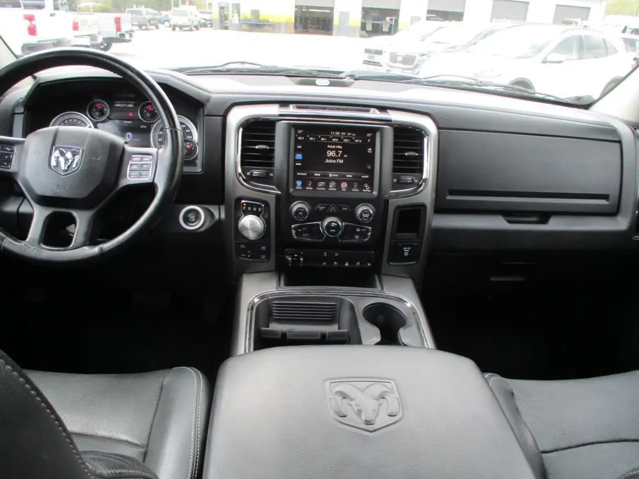 RAM 1500 снимка RAM 1500