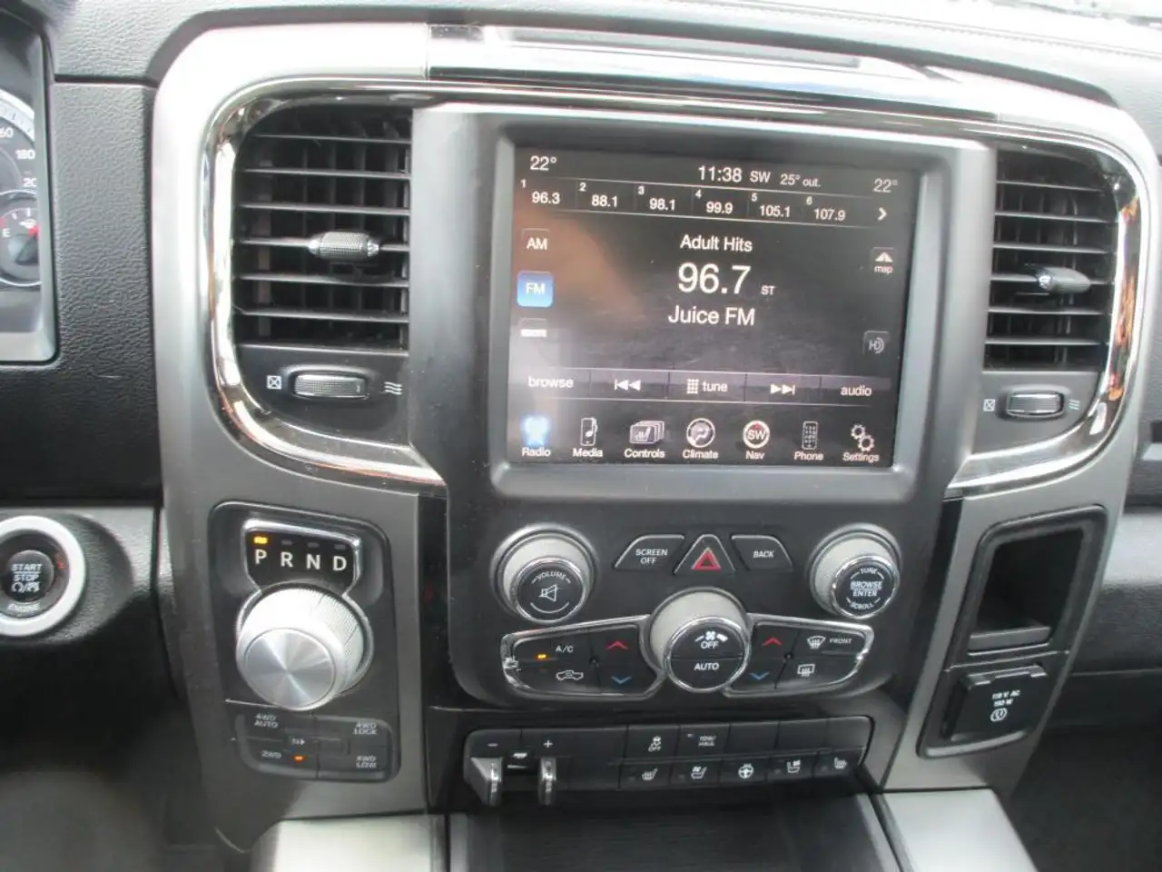 RAM 1500 снимка RAM 1500