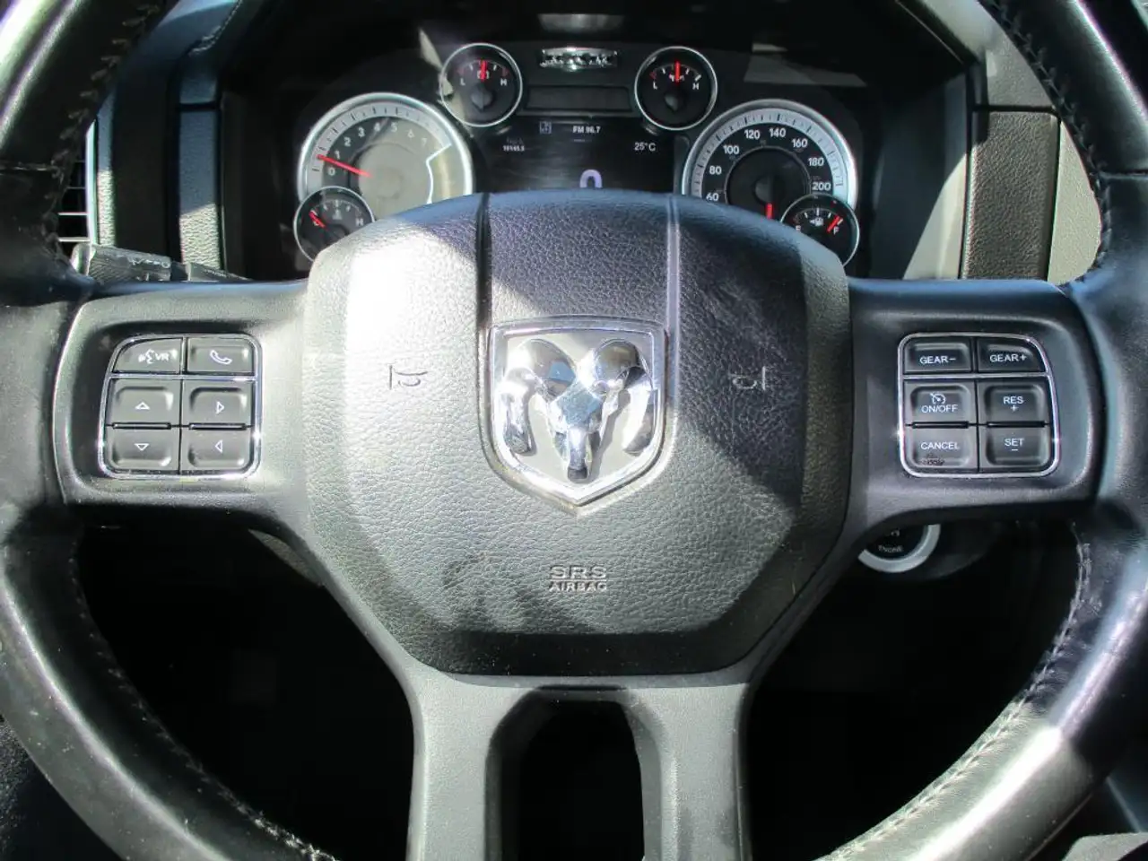 RAM 1500 снимка RAM 1500