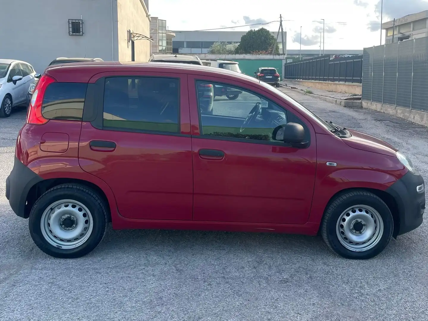 Fiat New Panda VAN 1.3 M-JET 2 POSTI POP - 2016 Rood - 2