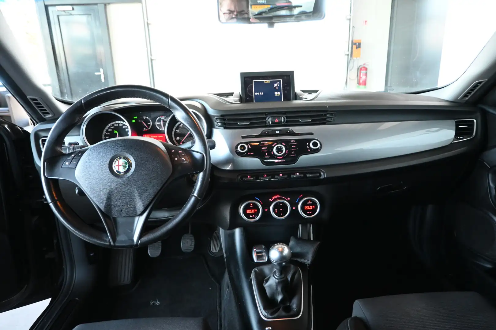 Alfa Romeo Giulietta 1.4 T Distinctive Clima Navigatie LED Goed Onderho Zwart - 2