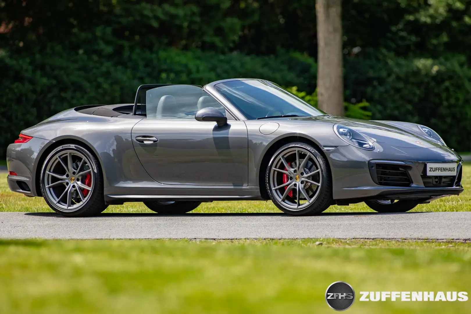Porsche 991 Cabrio 3.0 Carrera 4S Powerkit PDK Grijs - 1