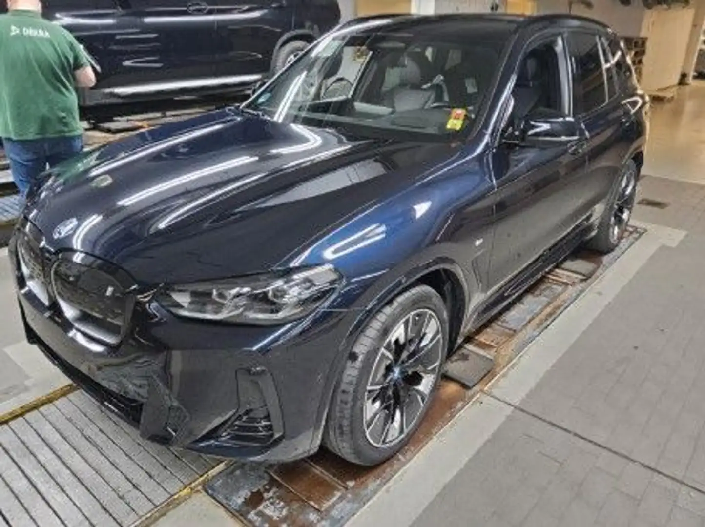 BMW iX3 Impressive AHK Drive Recorder Schwarz - 1