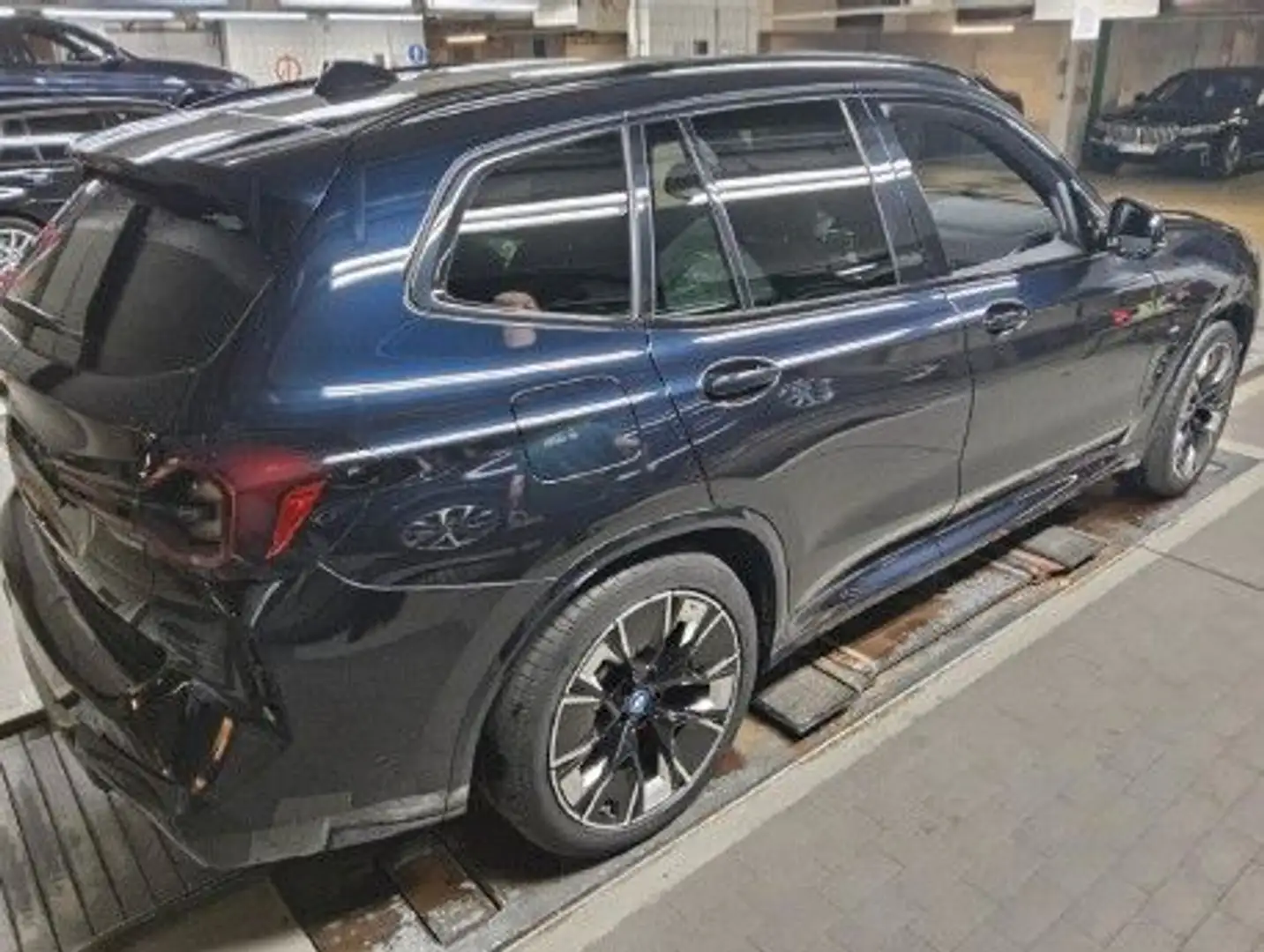 BMW iX3 Impressive AHK Drive Recorder Schwarz - 2