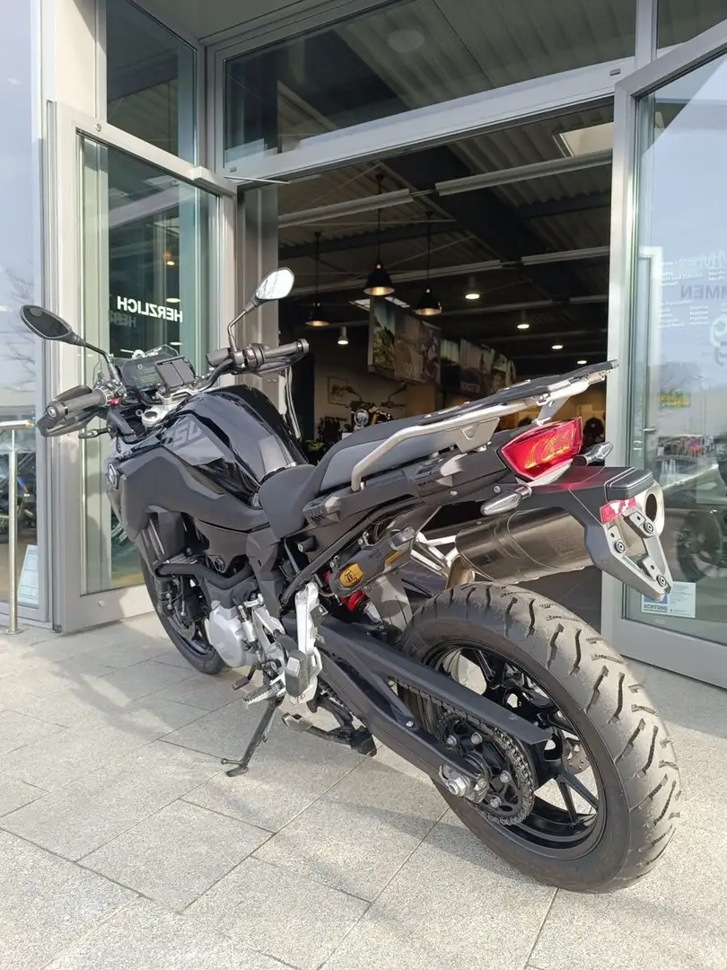 BMW F 750 GS mit Werksgarantie bis 2027 alle Pakete Černá - 2