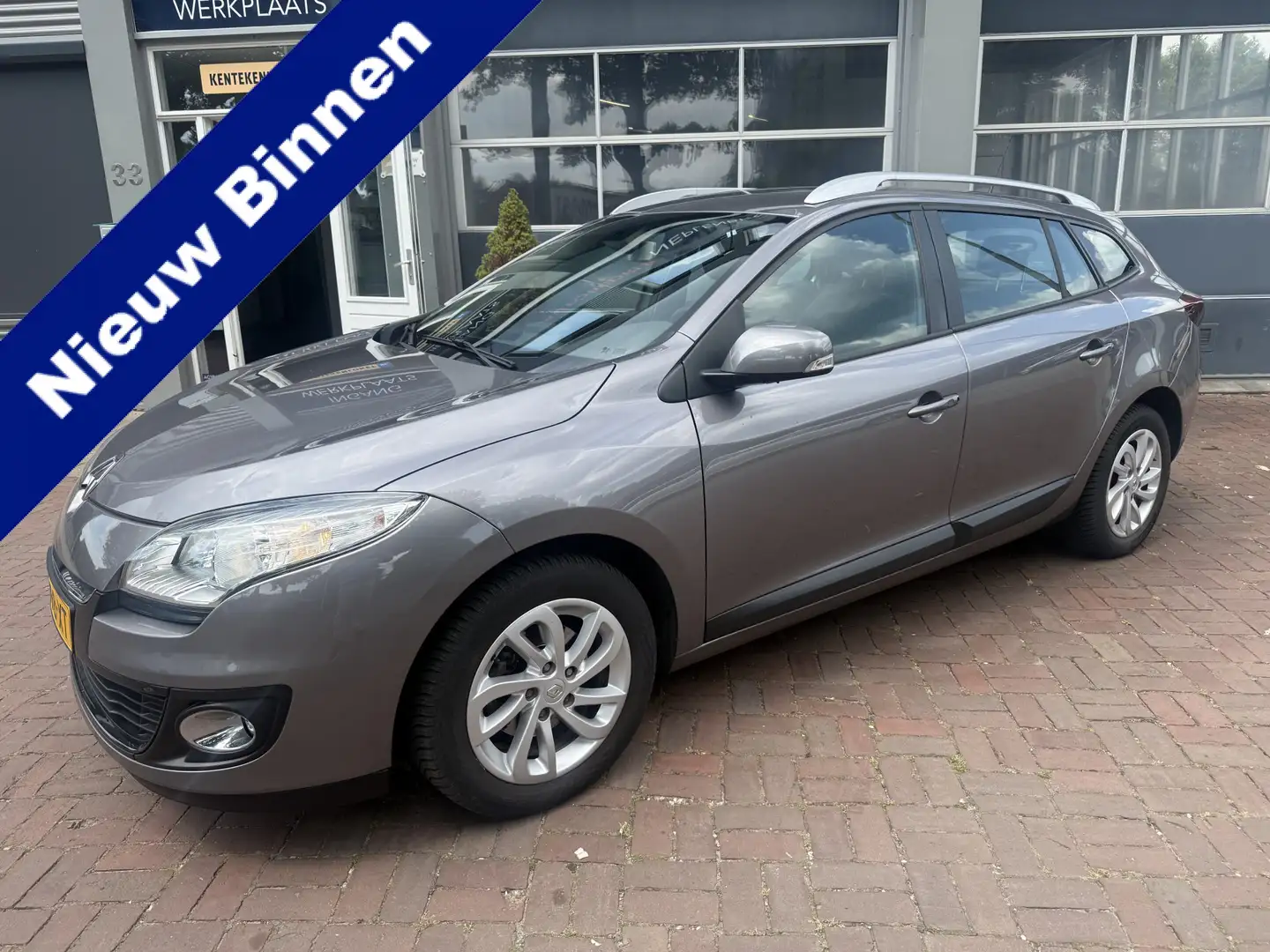 Renault Megane Estate 1.2 TCe Expression Bj 2013 Km 132.144 Navi, Grijs - 1