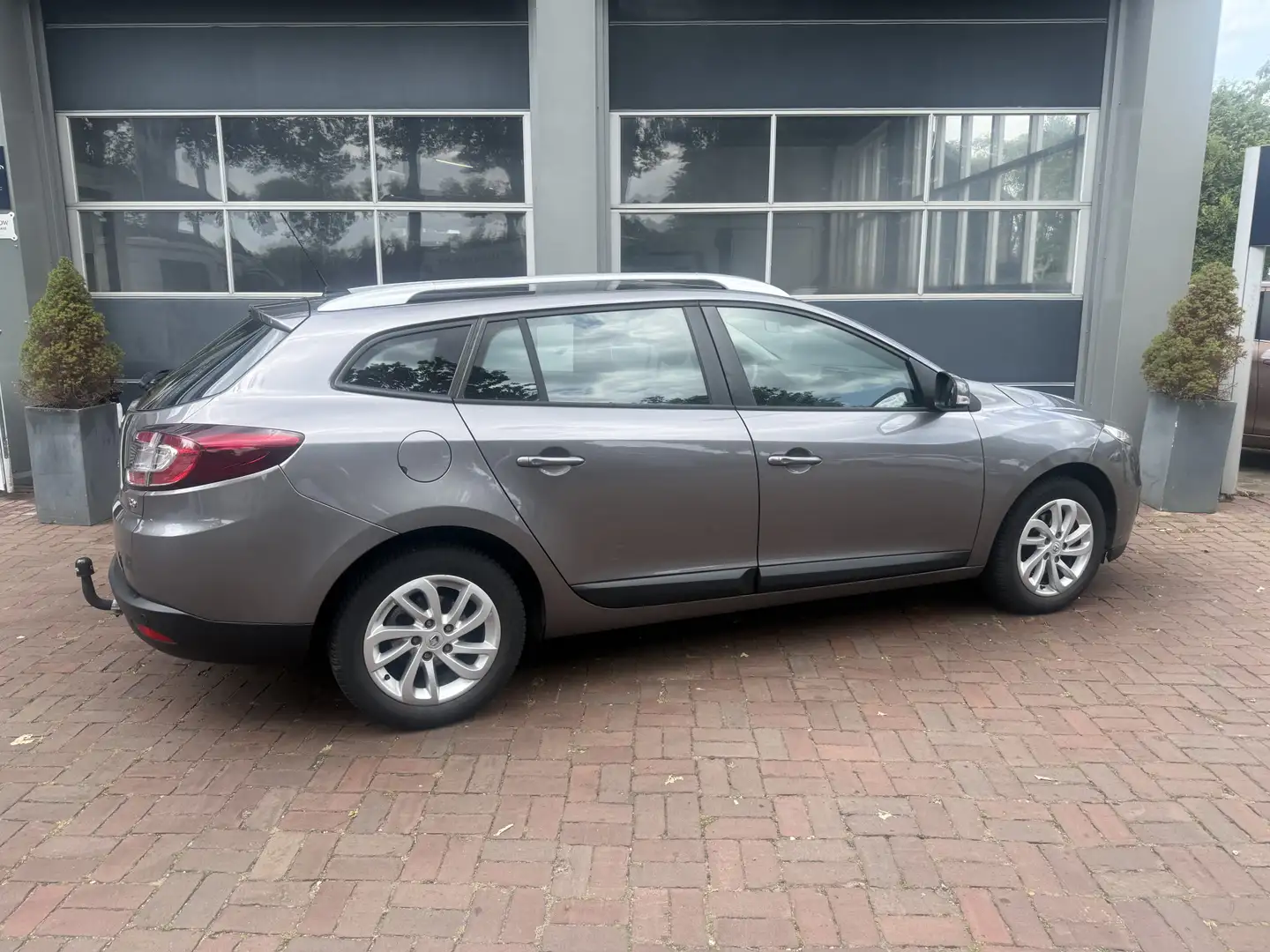 Renault Megane Estate 1.2 TCe Expression Bj 2013 Km 132.144 Navi, Grijs - 2