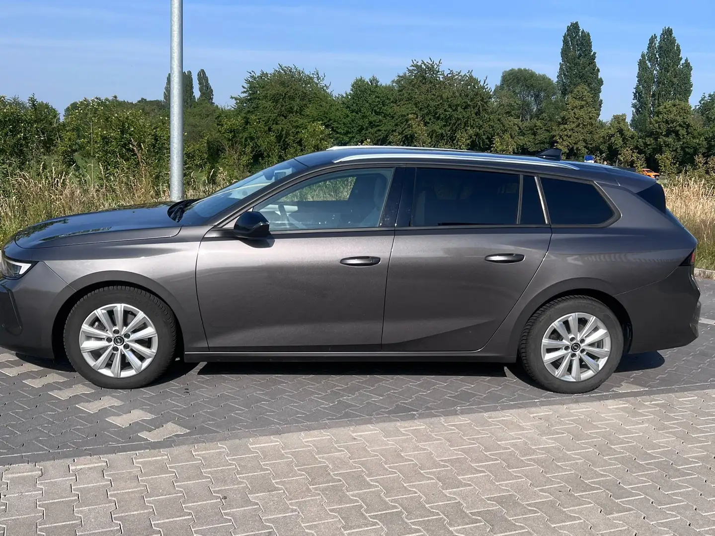 Opel Astra Astra 1.5 D Automatik GS Braun - 2