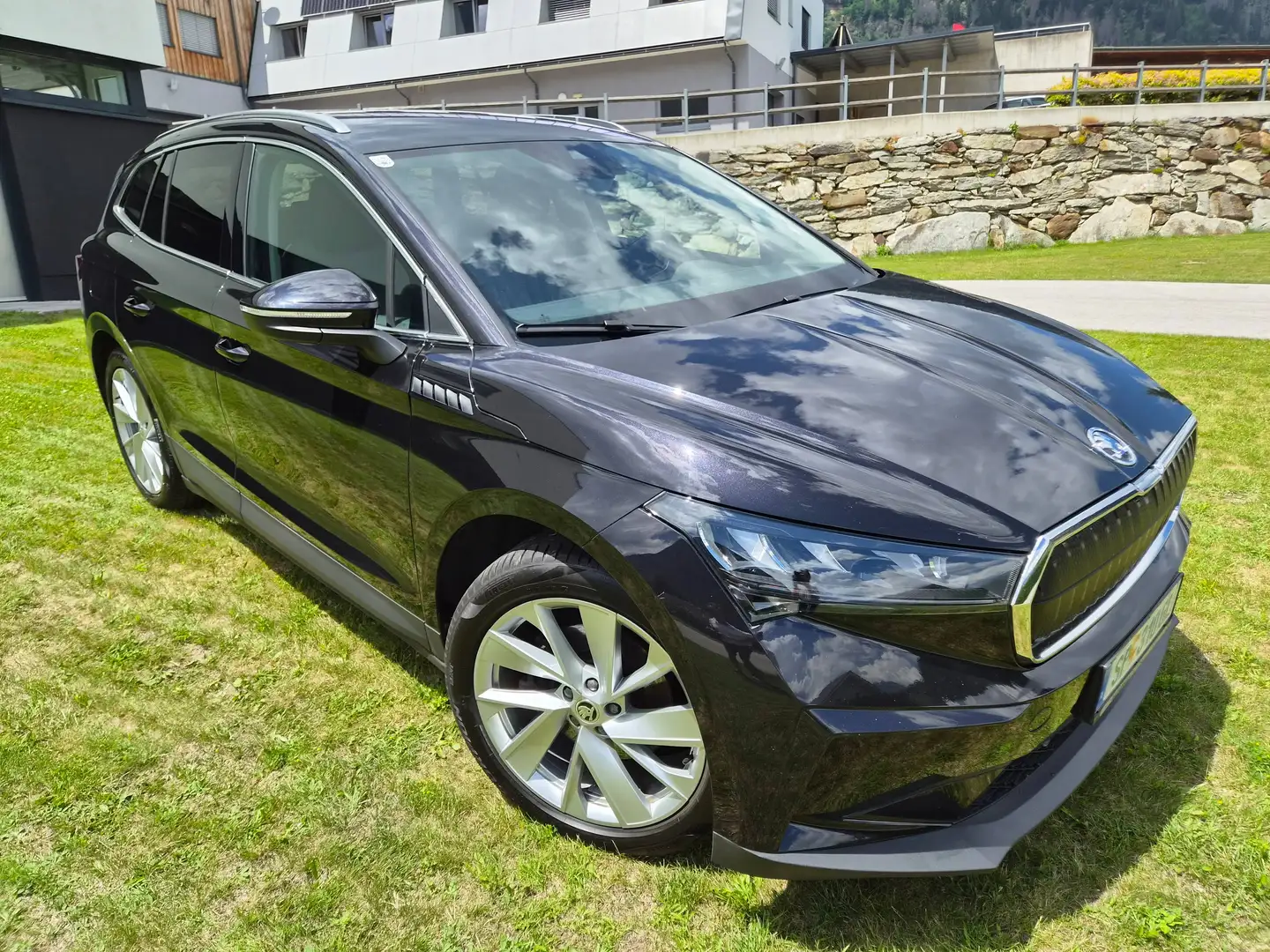 Skoda Enyaq Enyaq iV 60 62kWh Schwarz - 1