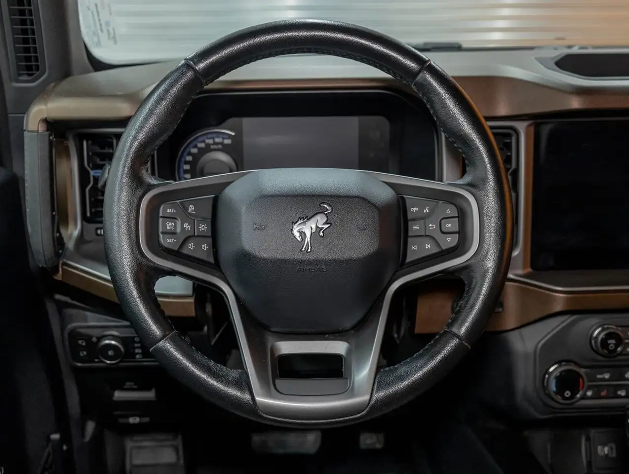 Ford Bronco photo Ford Bronco