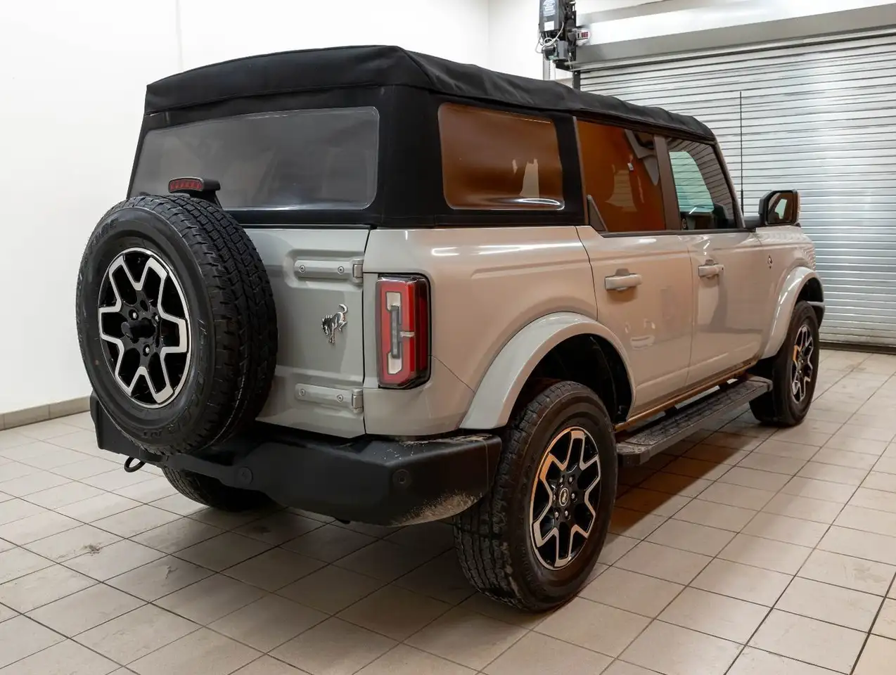 Ford Bronco photo Ford Bronco