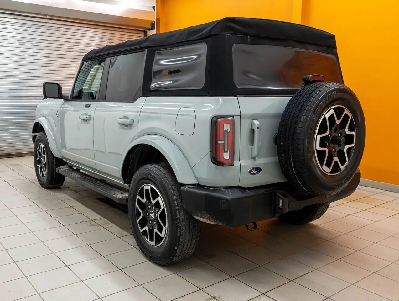 Ford Bronco photo Ford Bronco