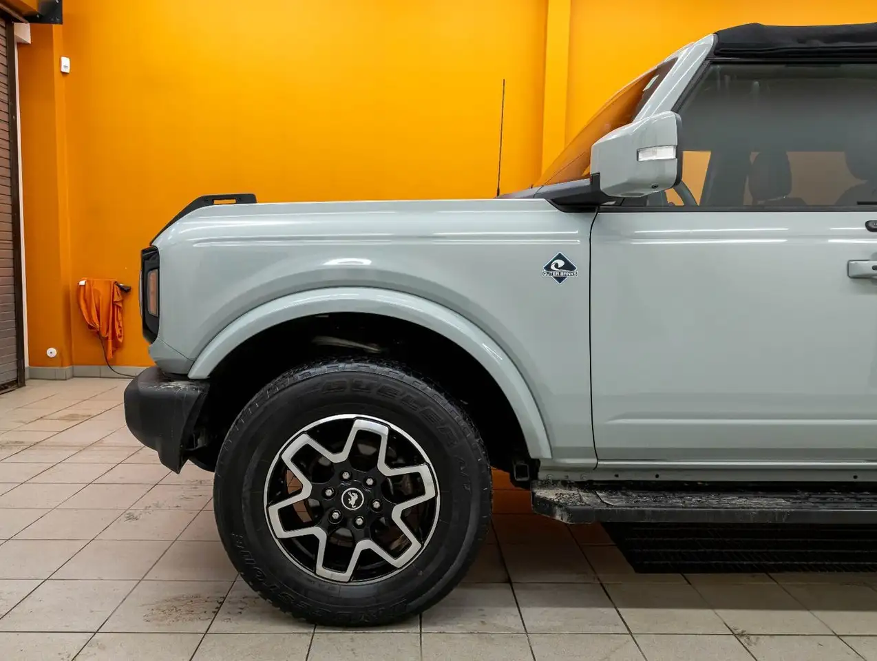 Ford Bronco photo Ford Bronco