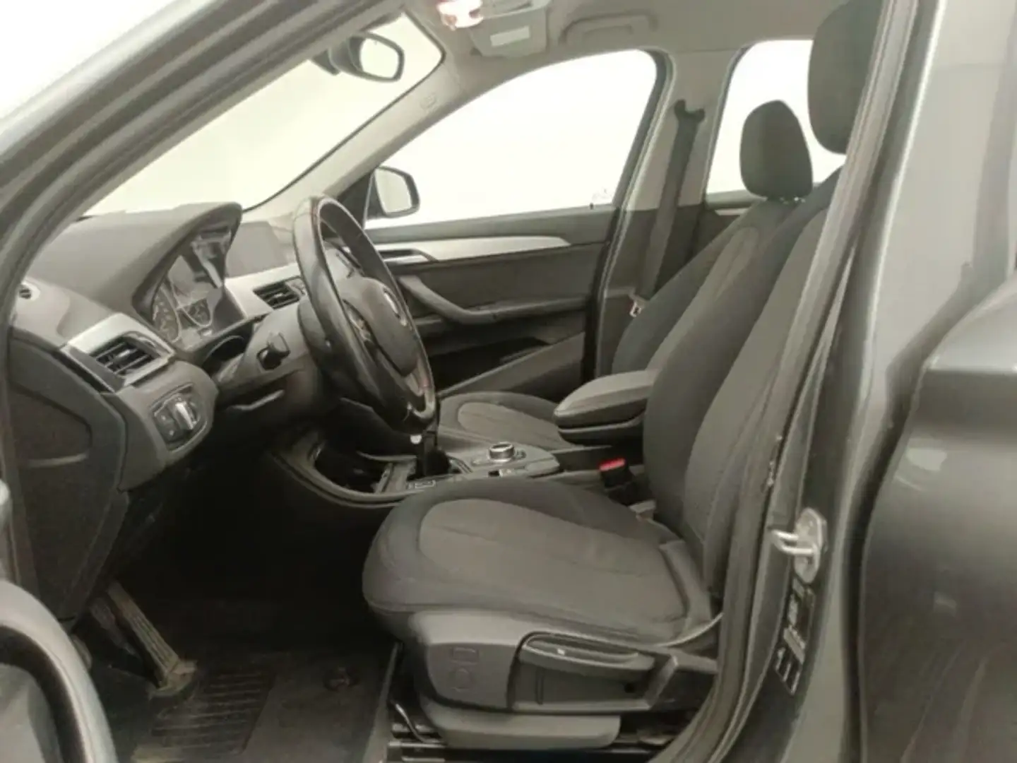BMW X1 sDrive 16d Business Gris - 2